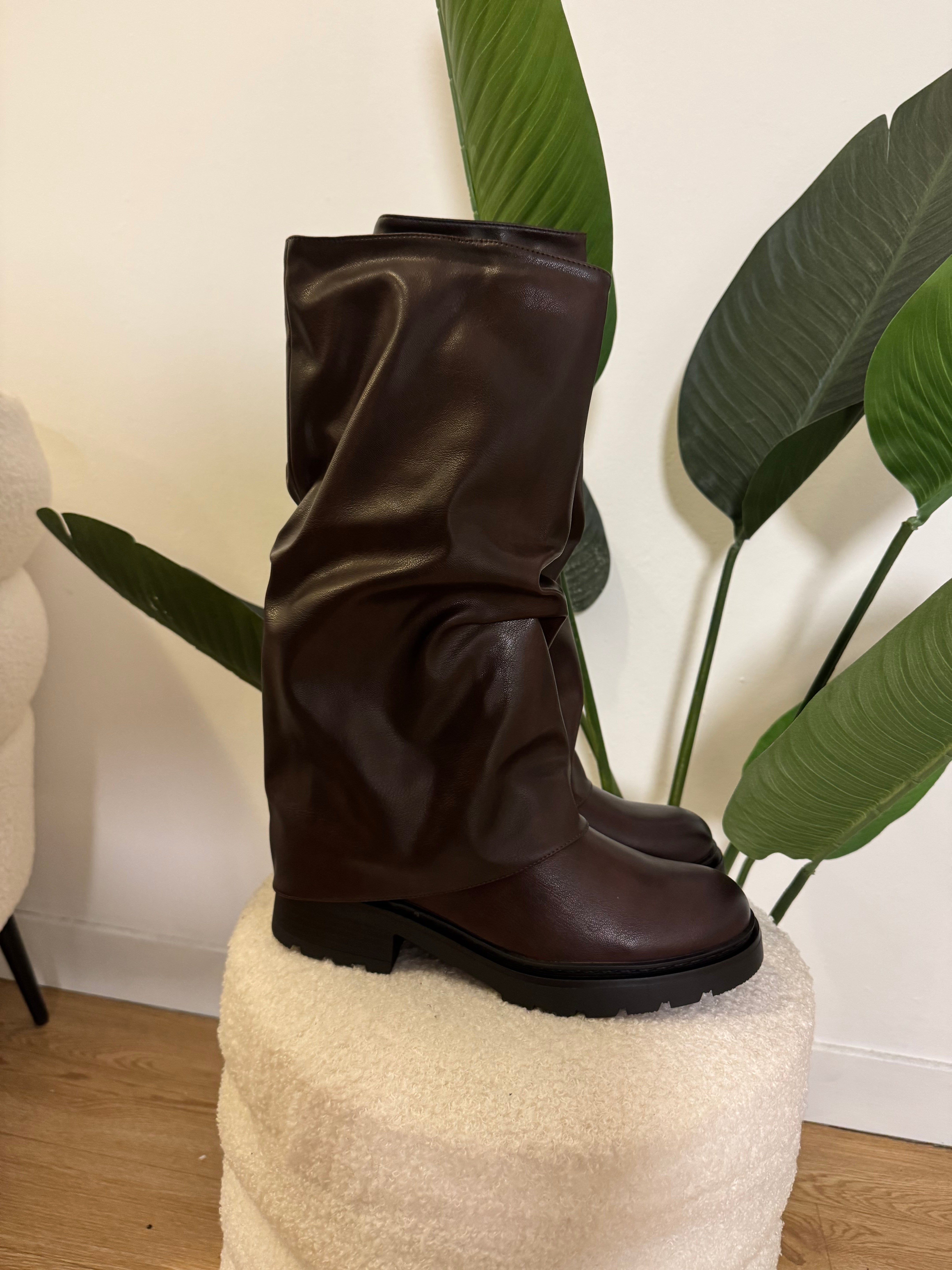 Stivale ampio bordeaux