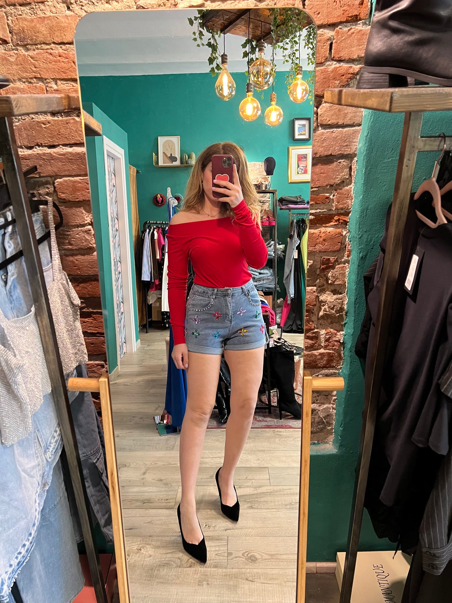 Shorts denim con applicazioni