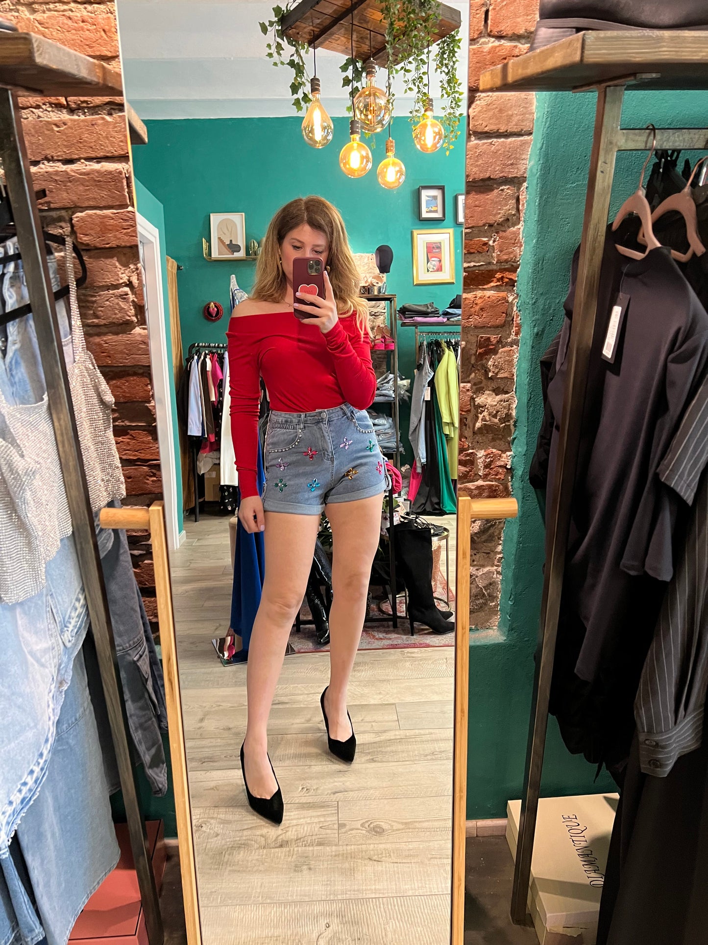 Shorts denim con applicazioni
