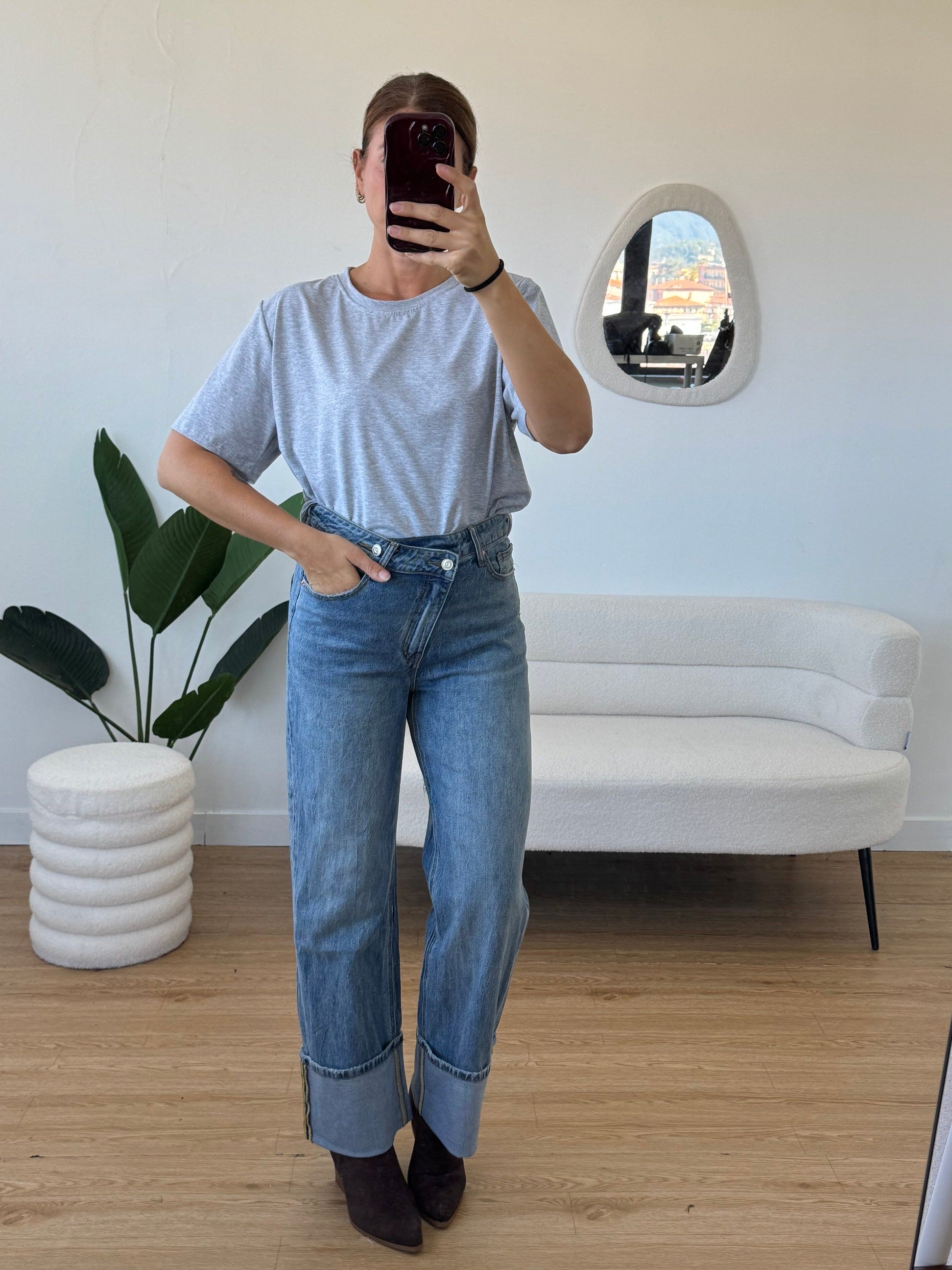 T-shirt oversize con spalline