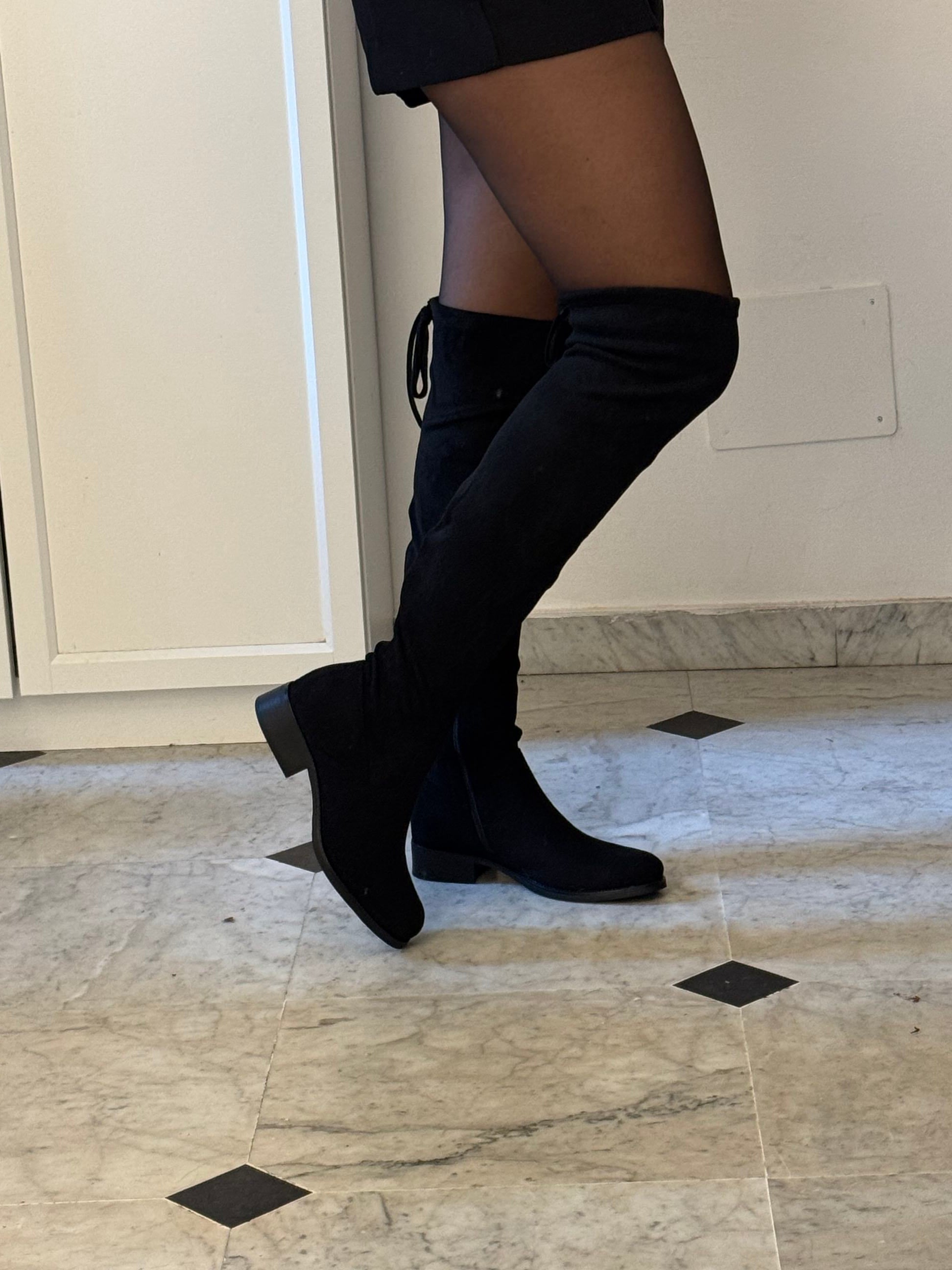 Stivale scamosciato alto sul ginocchio