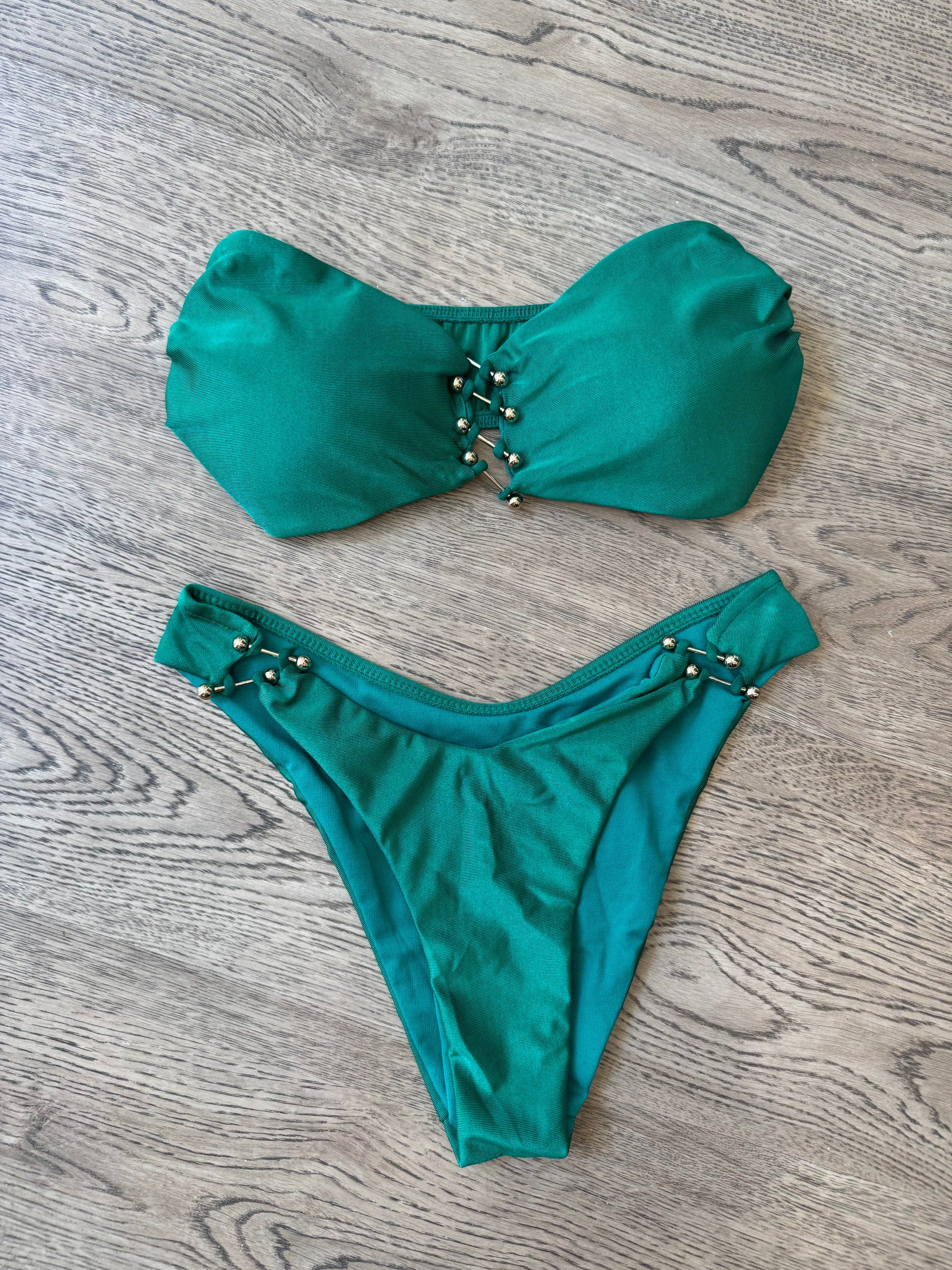 Bikini a fascia con applicazioni dorate