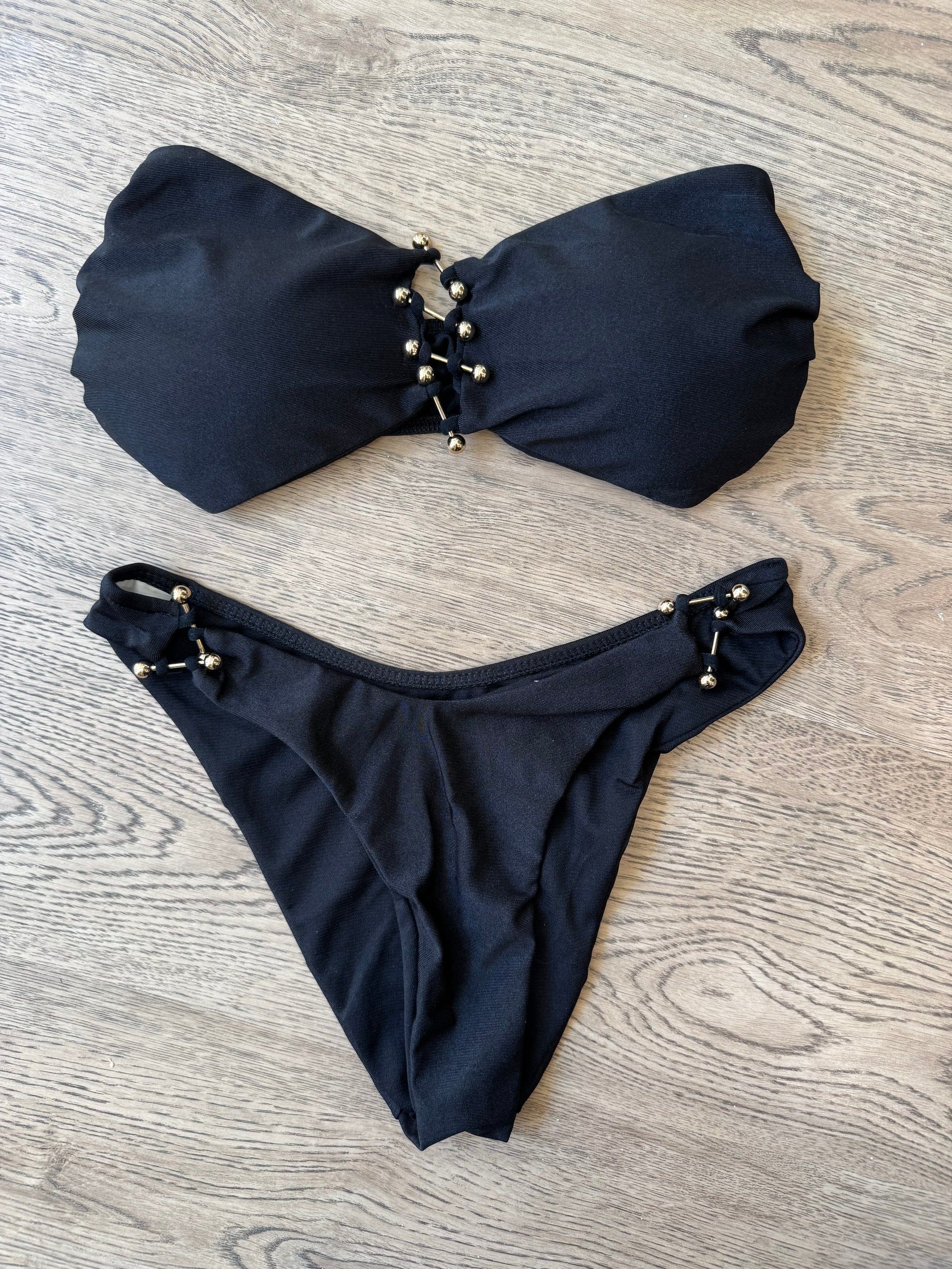 Bikini a fascia con applicazioni dorate