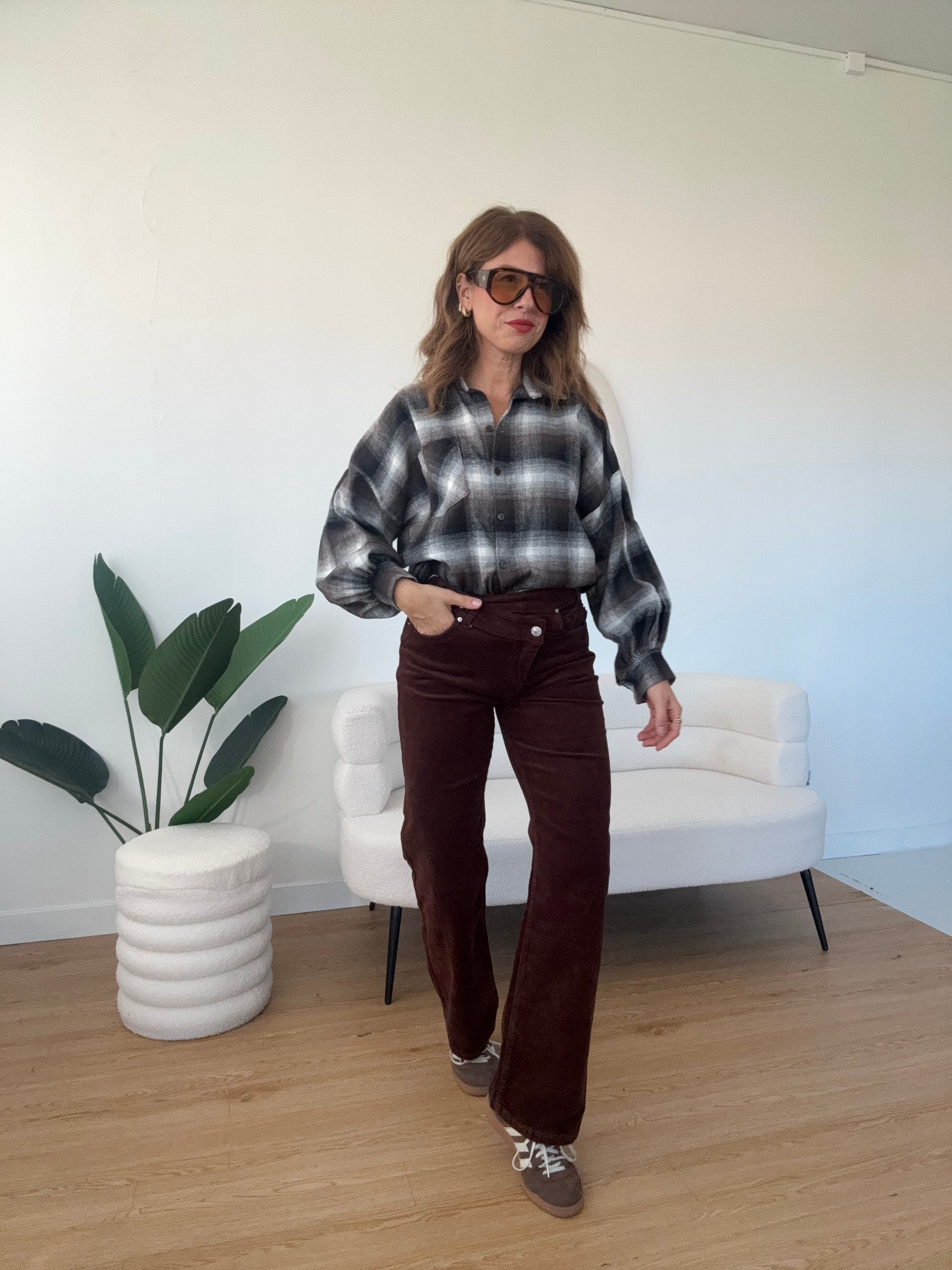 Jeans velluto chiusura asimmetrica marrone