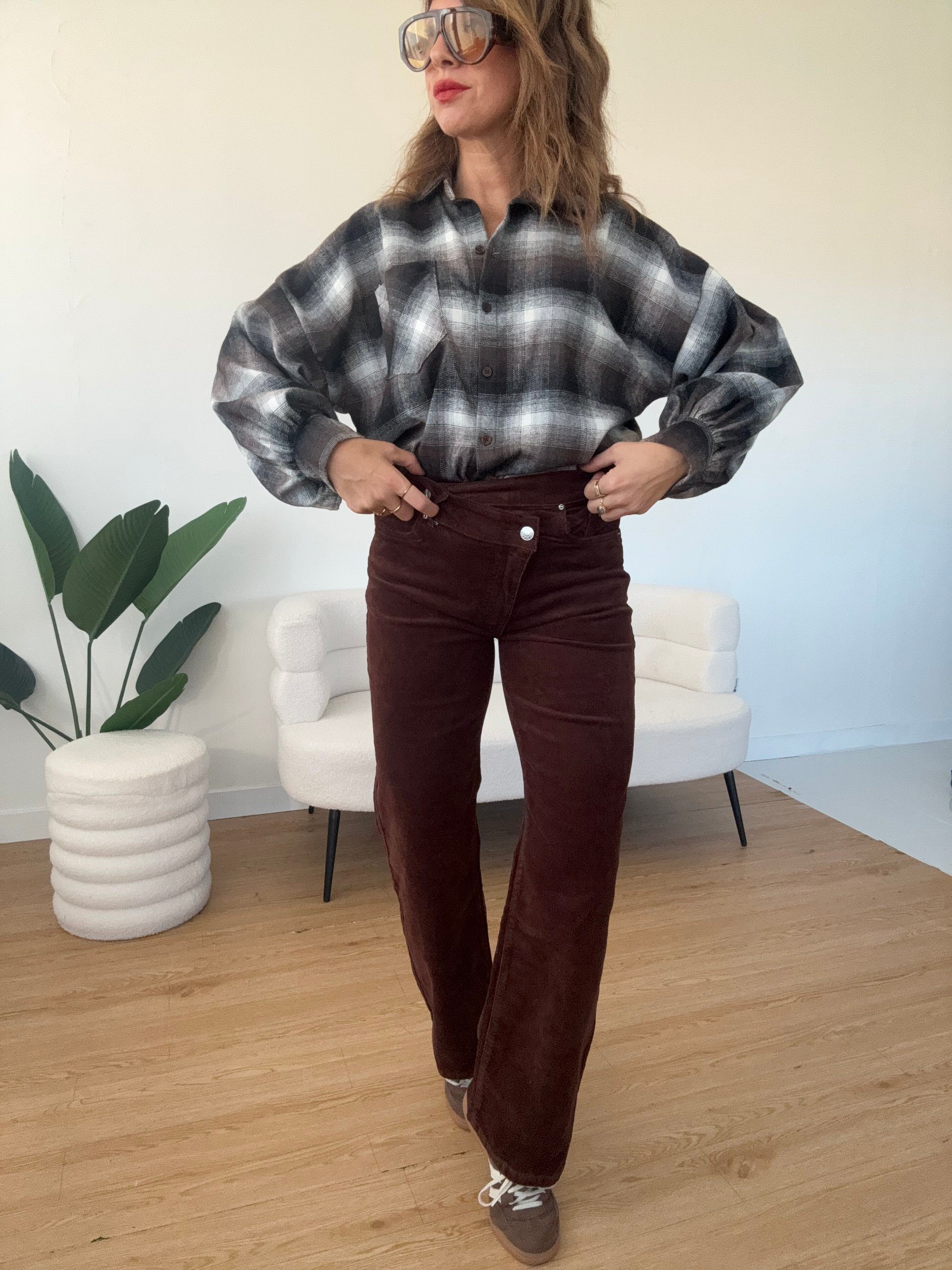 Jeans velluto chiusura asimmetrica marrone