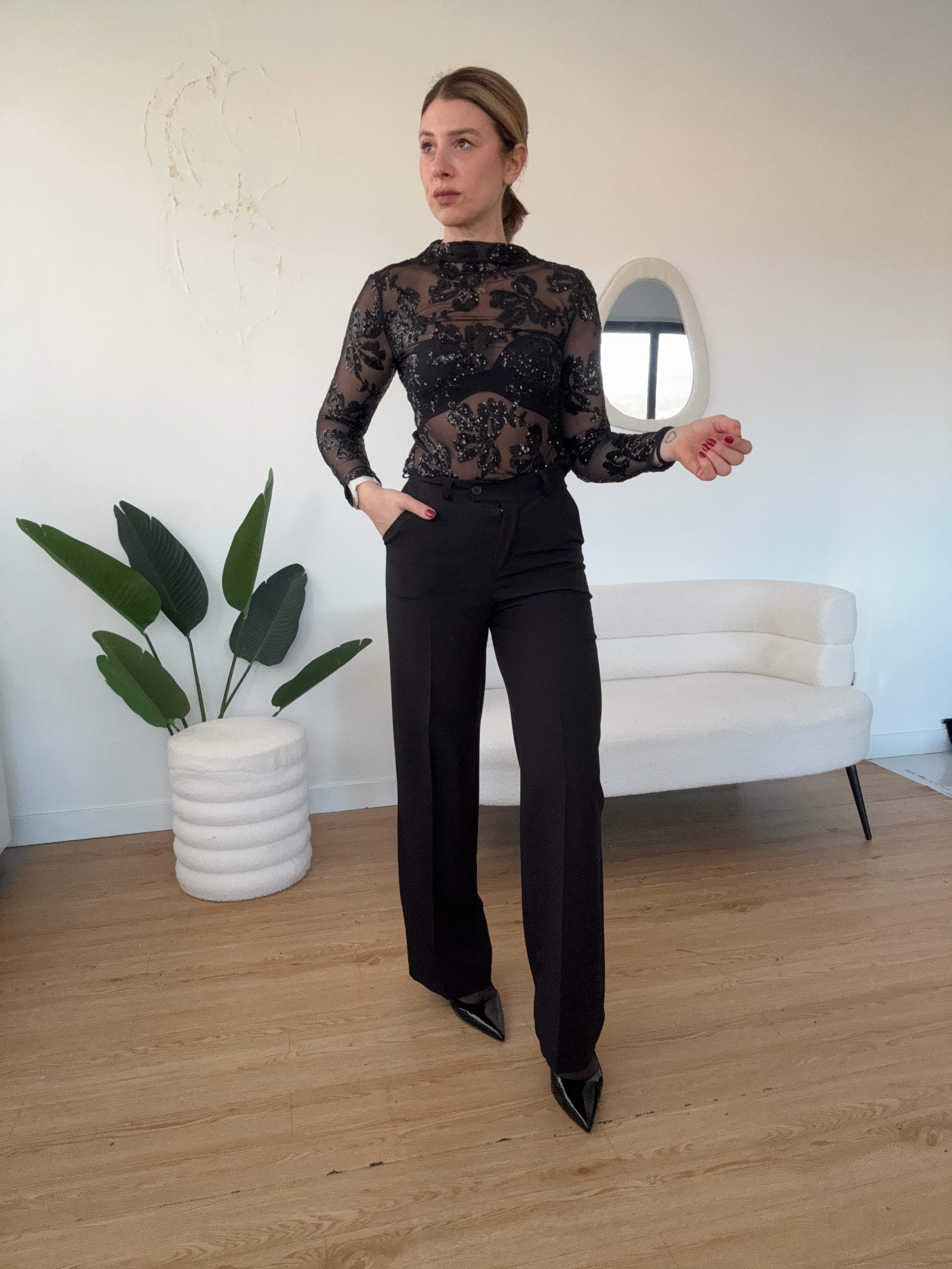Body con fiori ricamati in paillettes