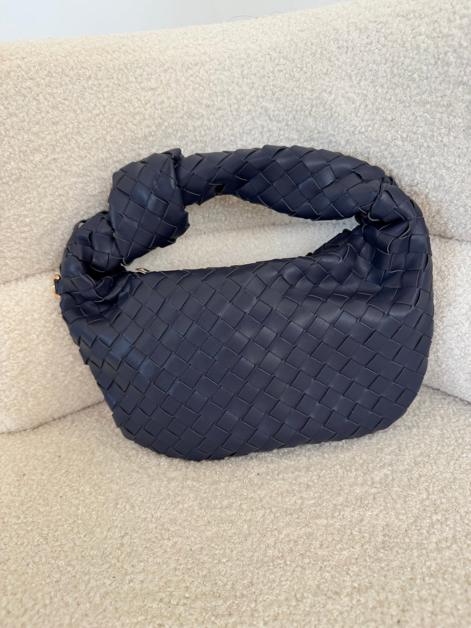 Mini Bag intrecciata con nodo