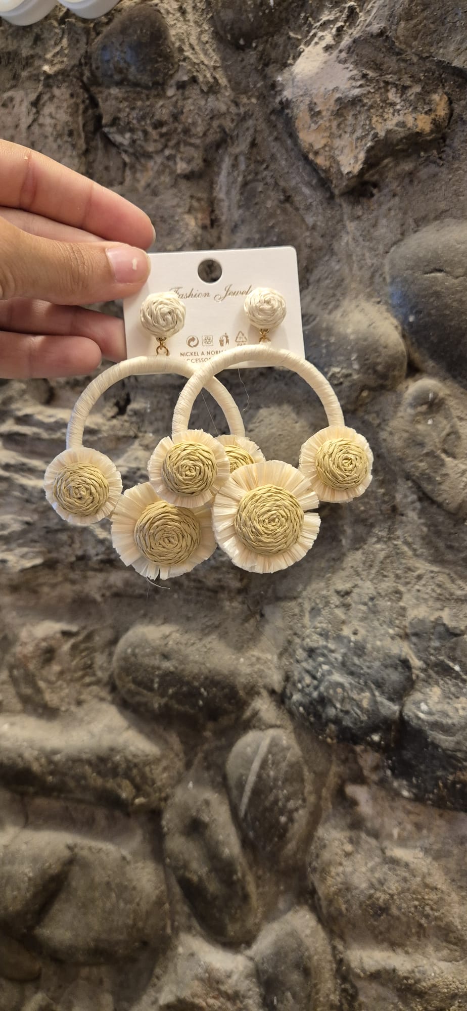 Orecchini cerchio in rafia