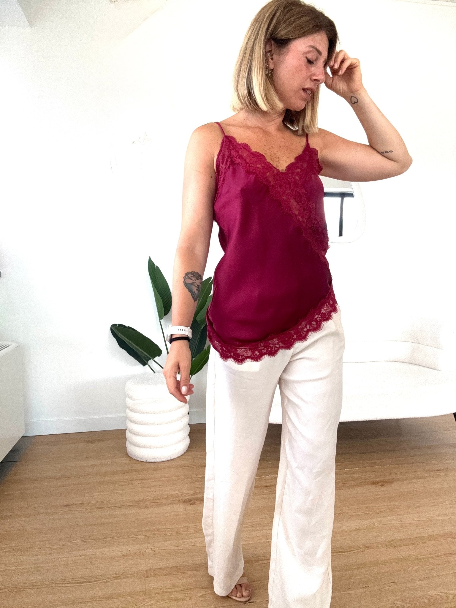 Canotta effetto seta con pizzo asimmetrica - G.Glamour