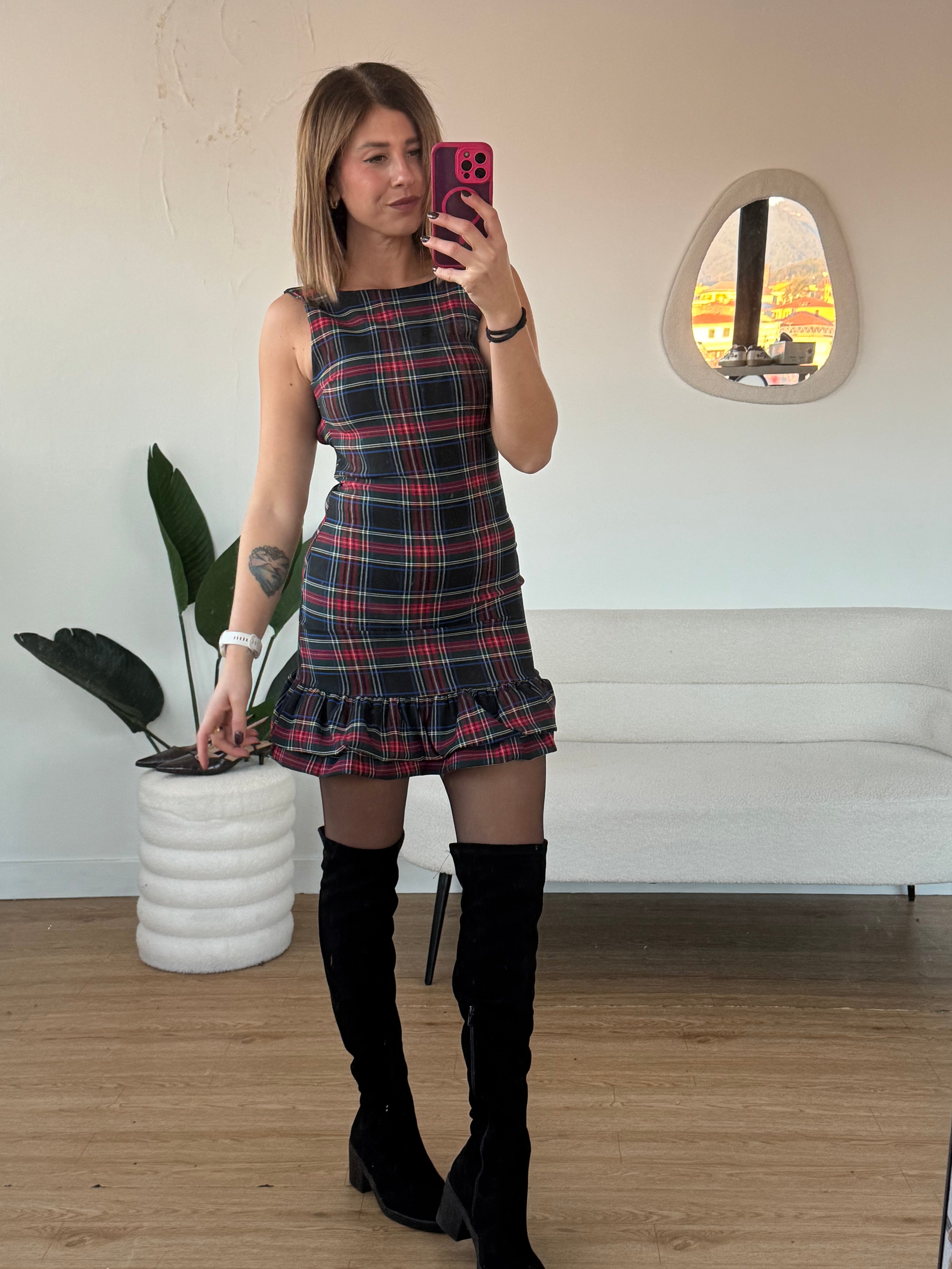 Abito tartan con balza smanicato