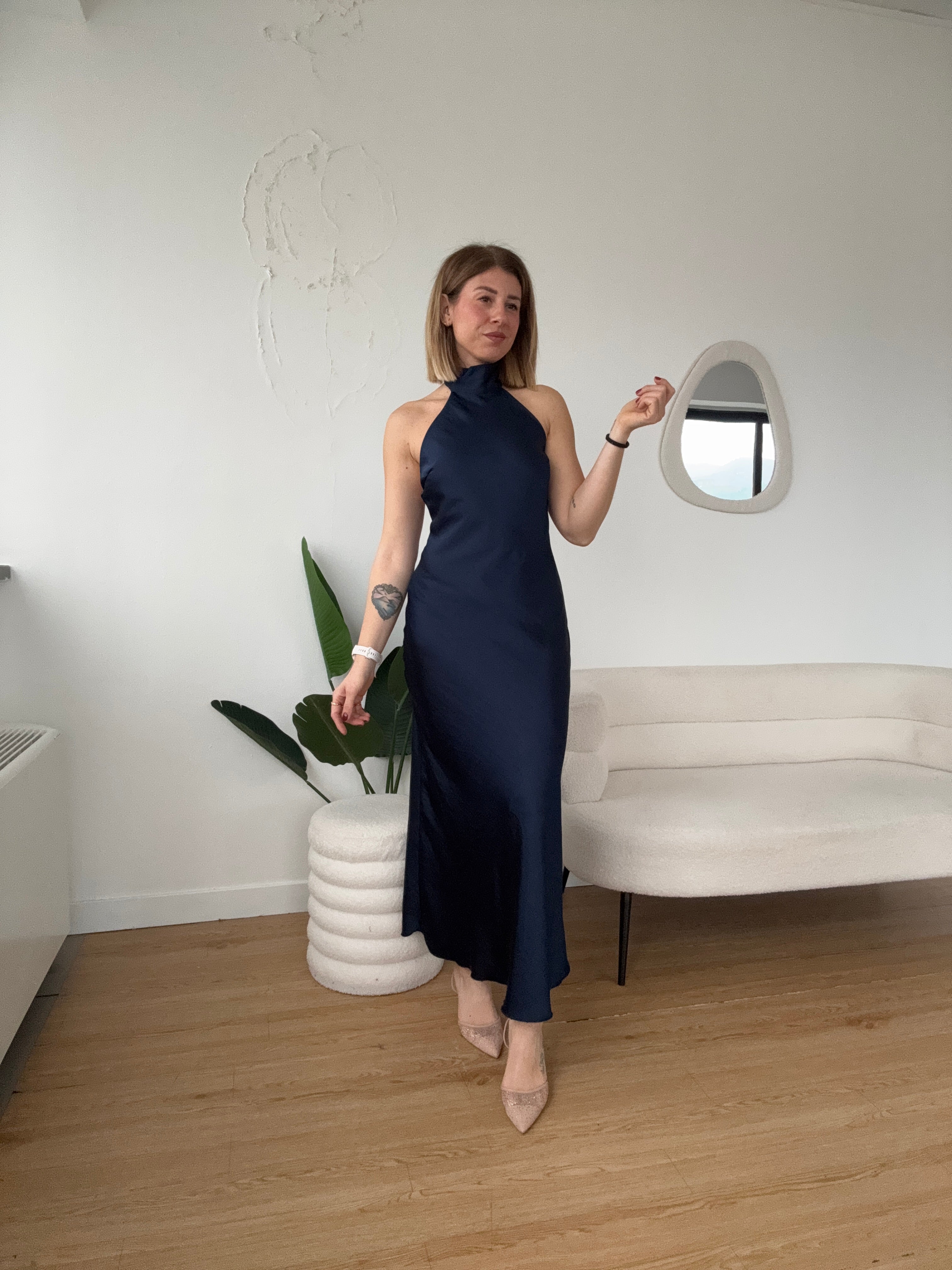 Abito lungo scollo americano