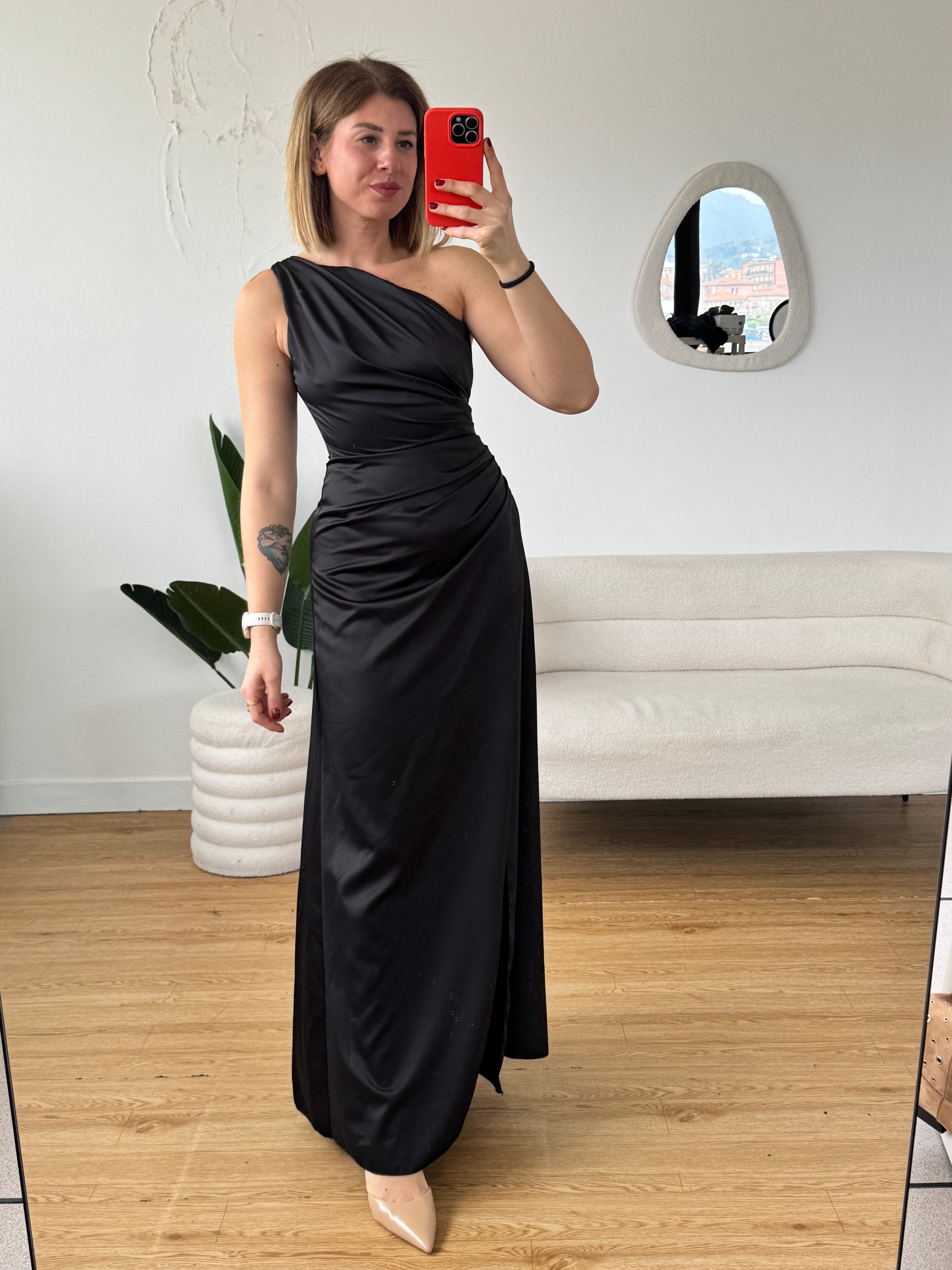 Vestito lungo monospalla con drappeggio