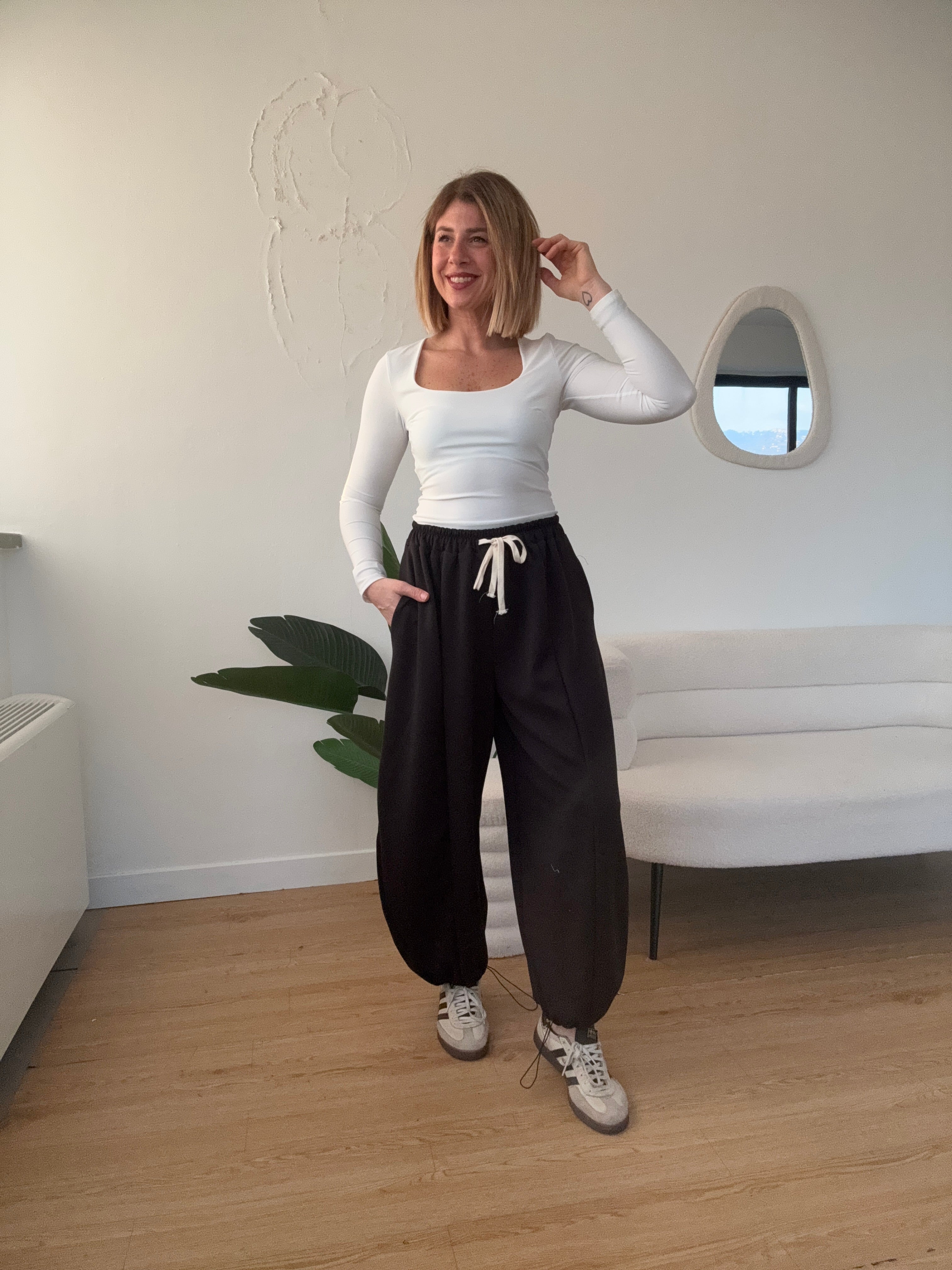 Jogger balloon con lacci sulle caviglie