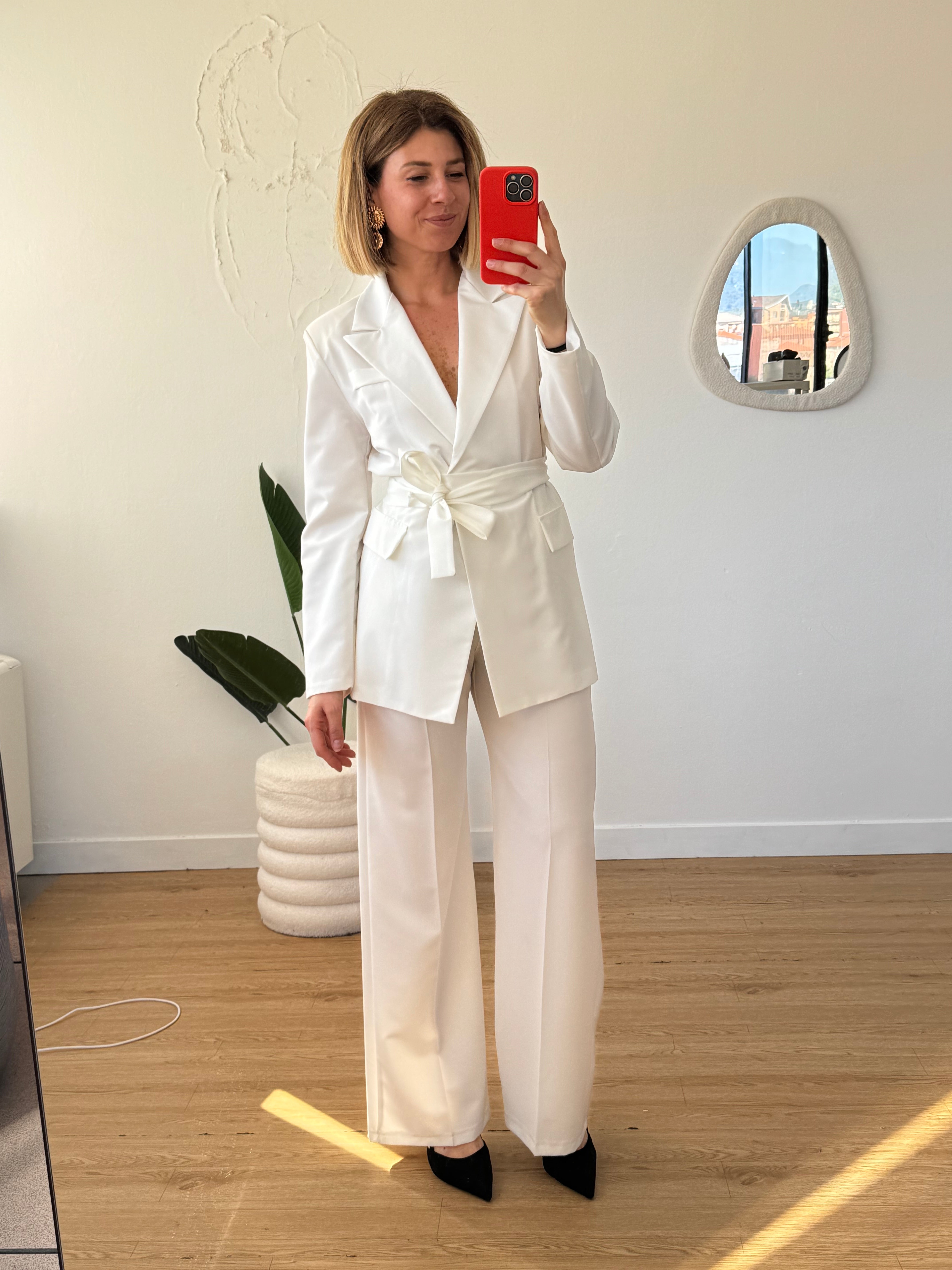 Tailleur giacca con cintura