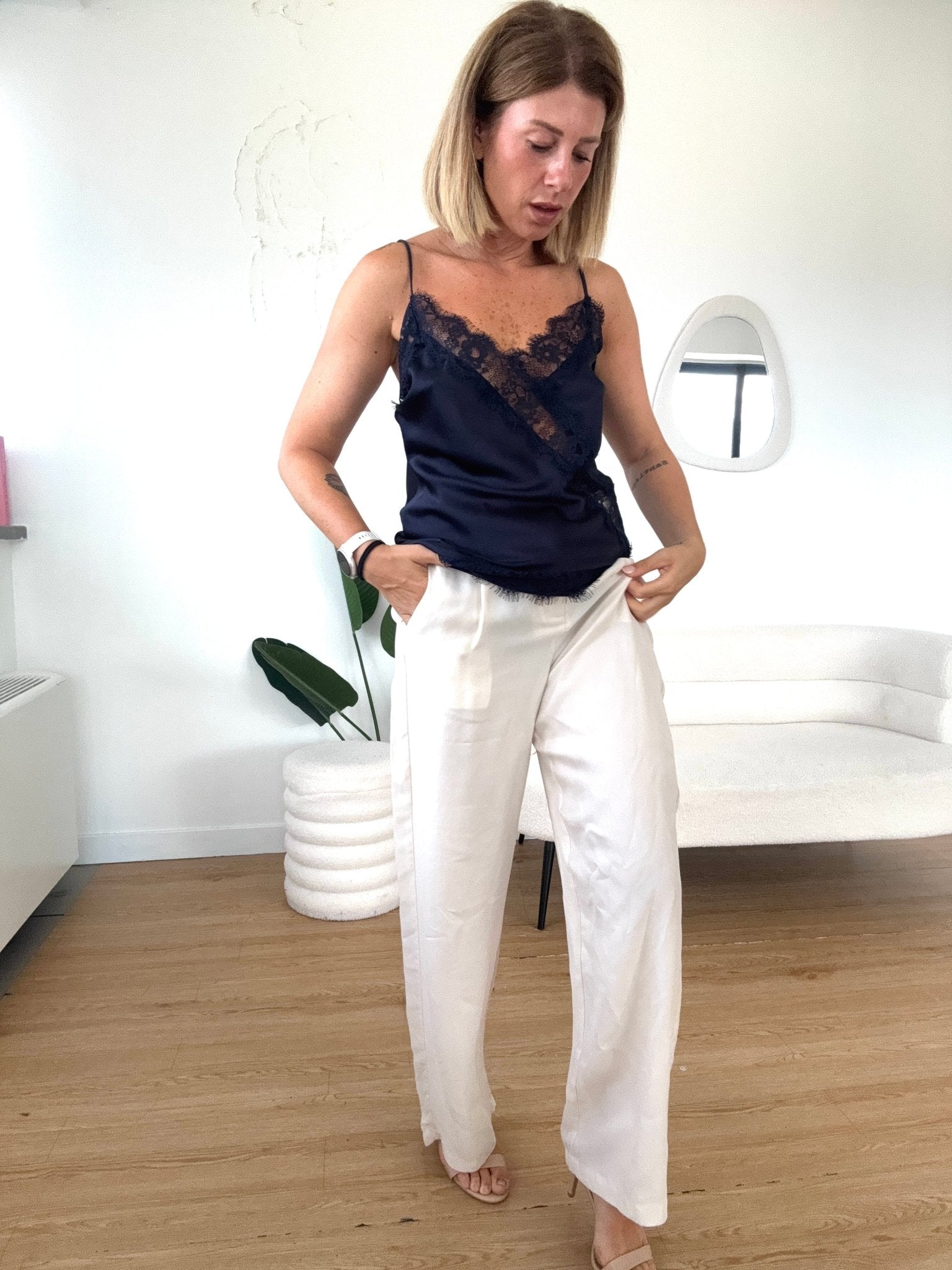 Canotta effetto seta con pizzo asimmetrica - G.Glamour