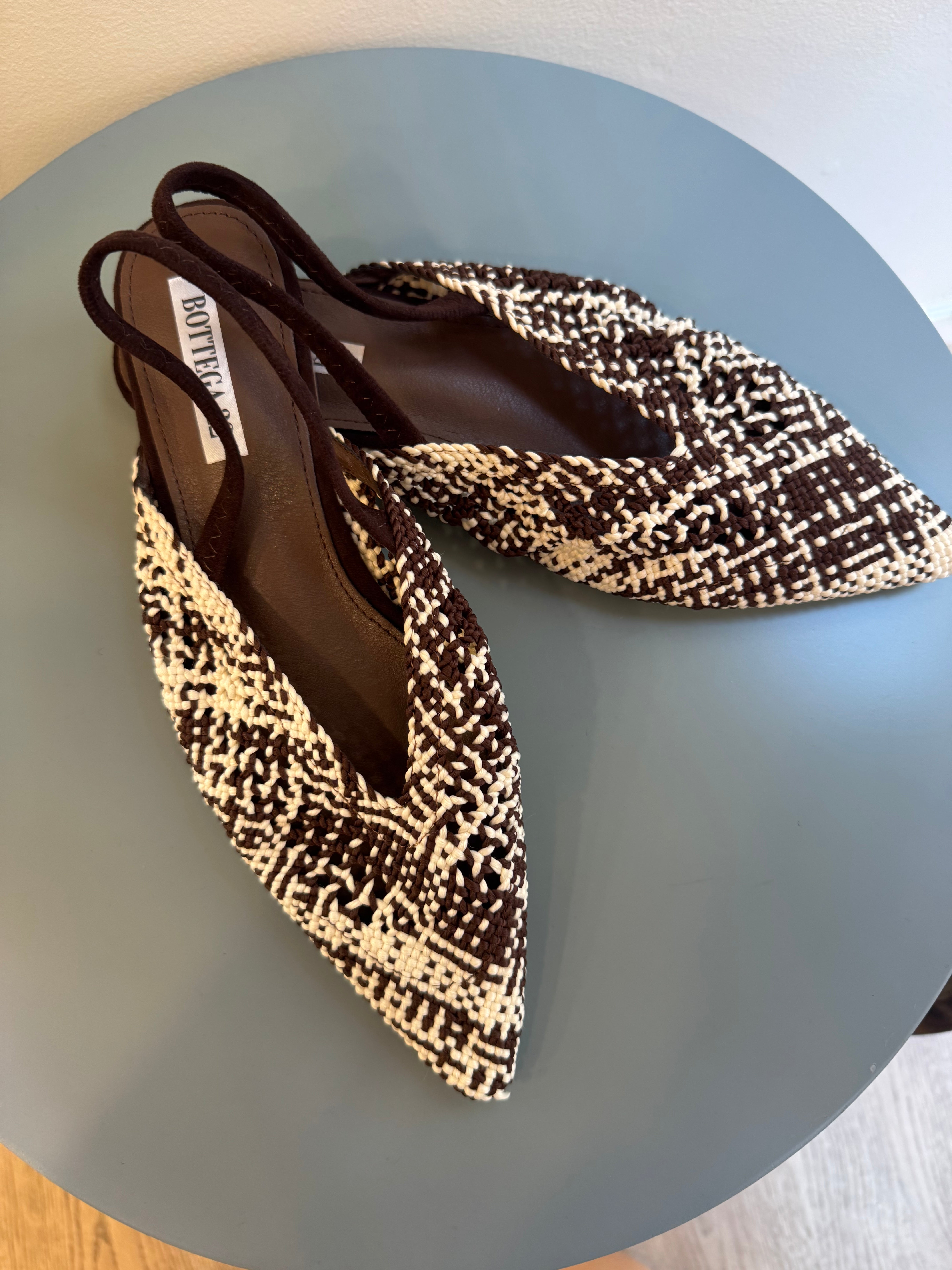 Slingback intrecciata bianca e marrone