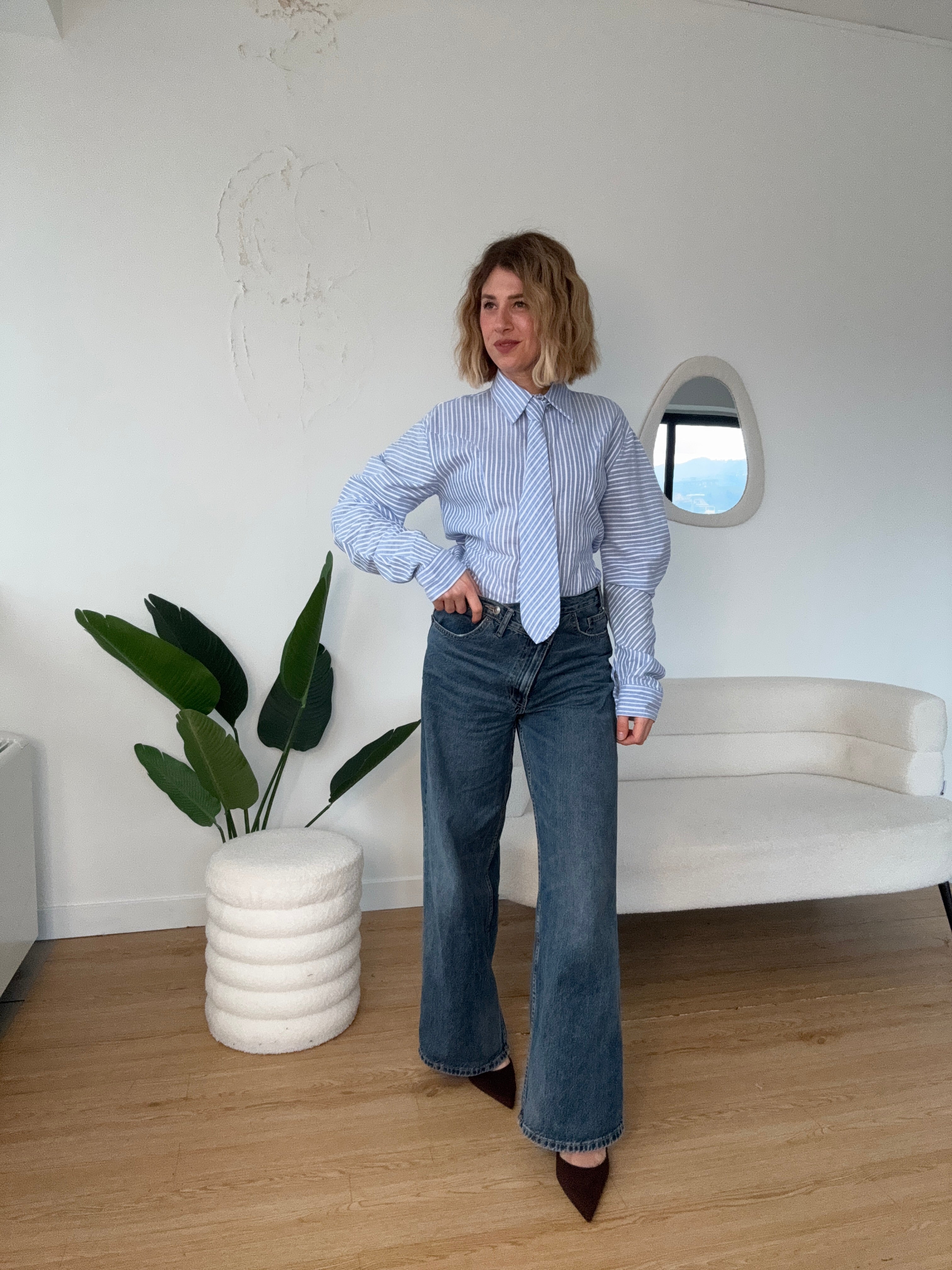 Camicia a righe con cravatta