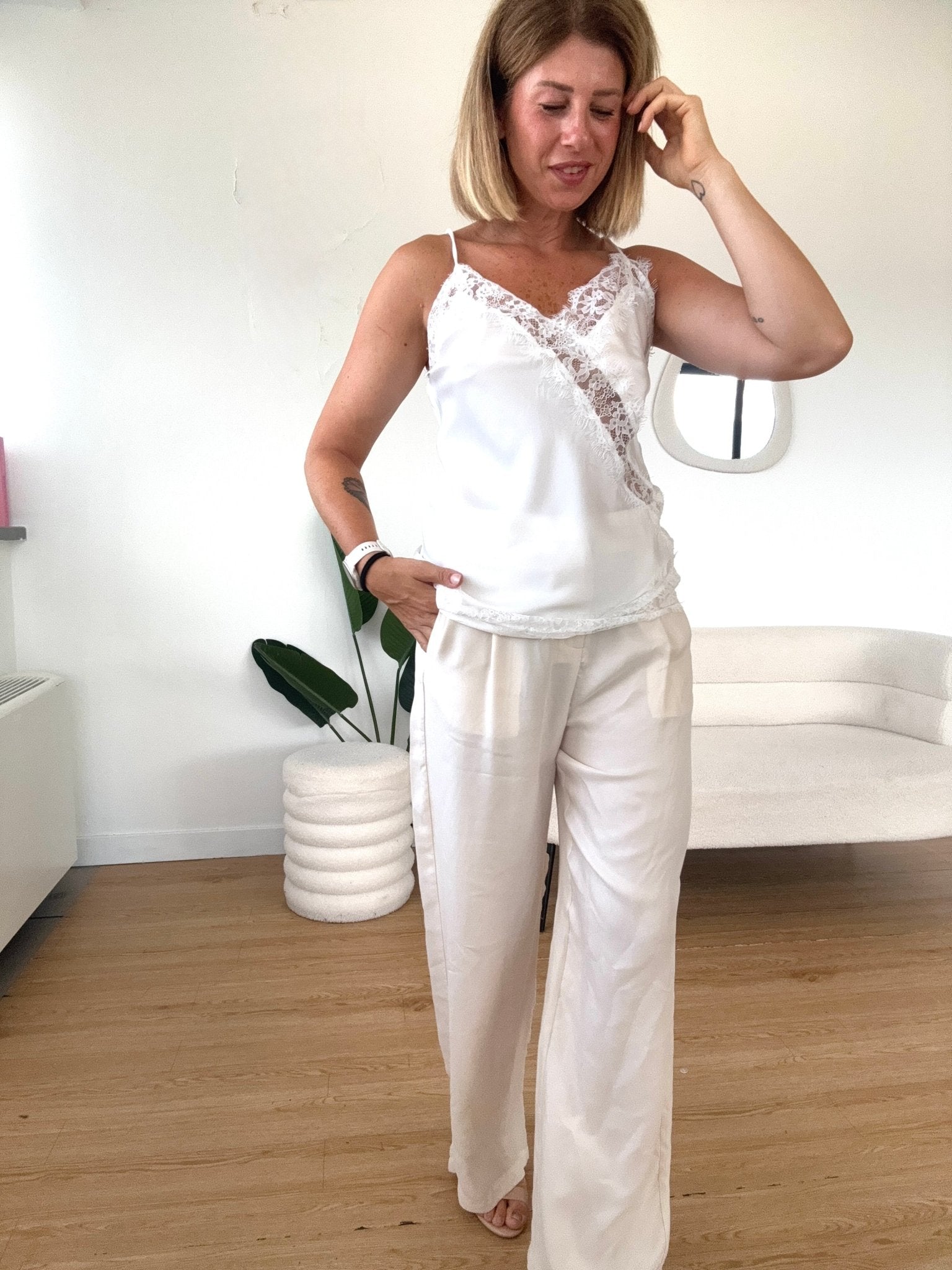 Canotta effetto seta con pizzo asimmetrica - G.Glamour