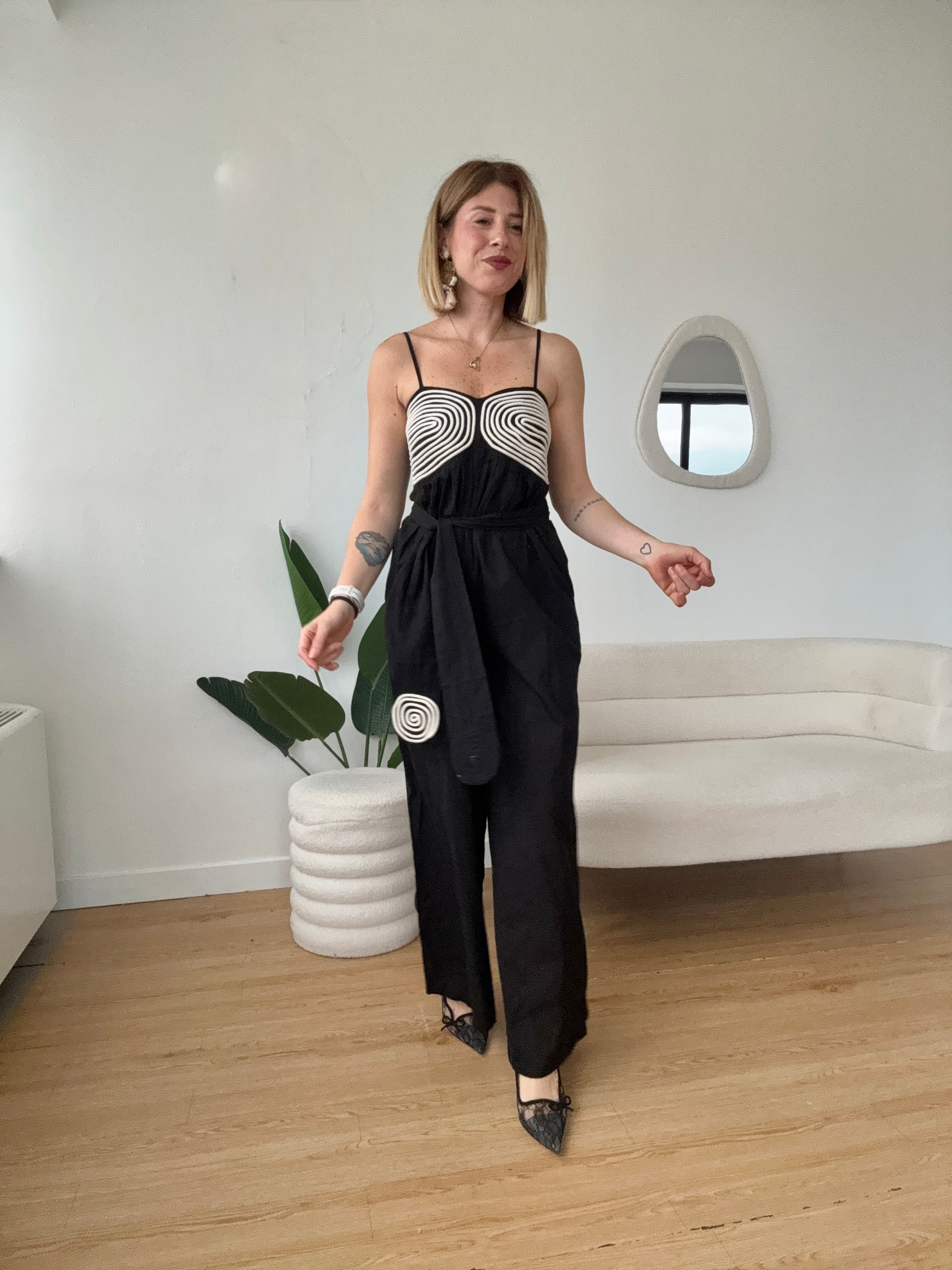 Tuta in cotone con ricami