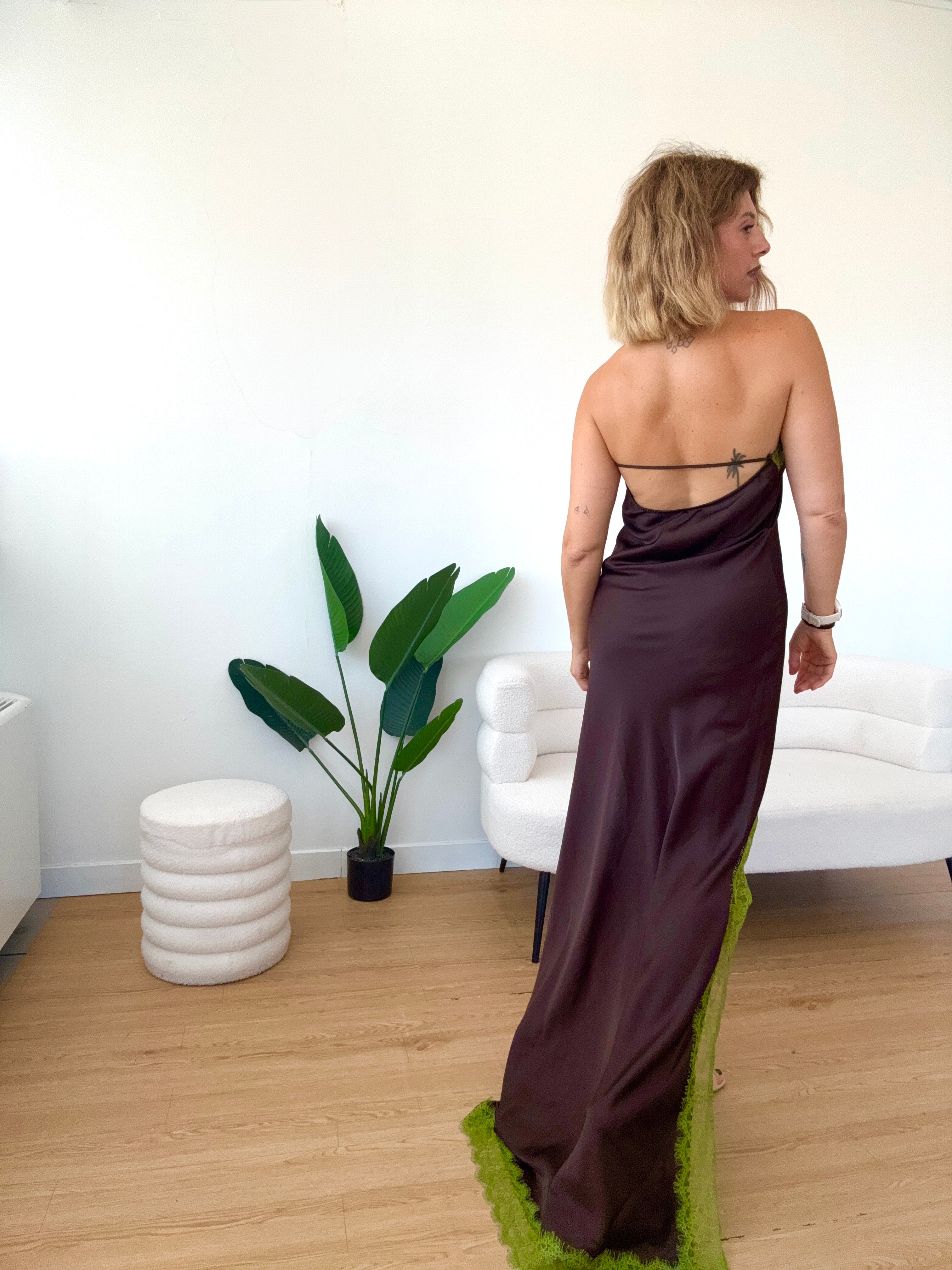 Abito senza spalline asimmetrico effetto seta con pizzo Michelle