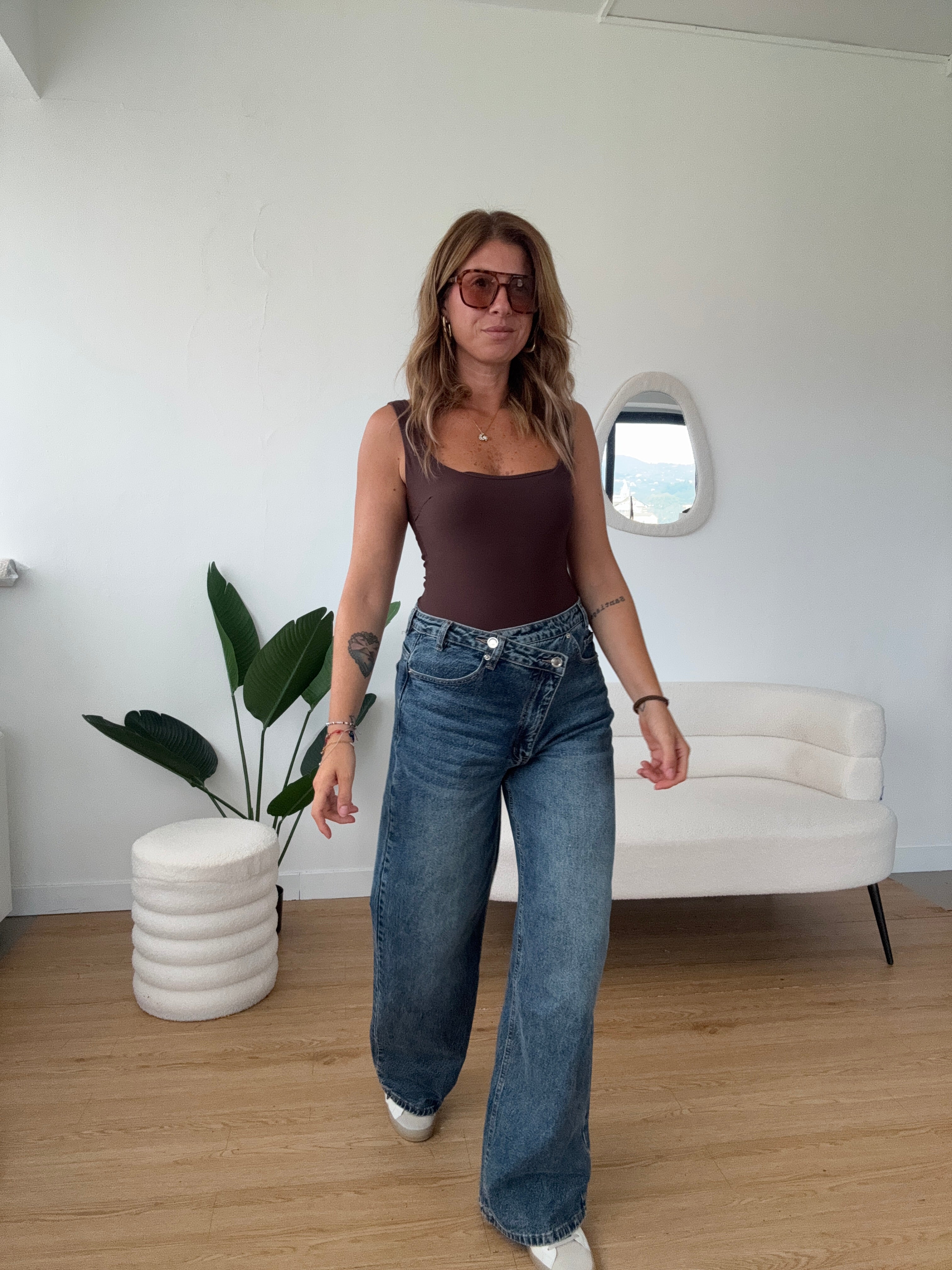 Jeans wide leg bottone asimmetrico blue