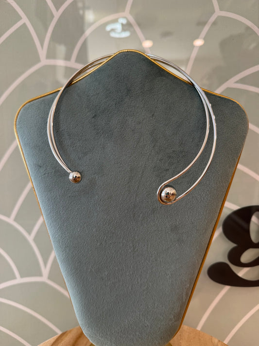 Collana rigida sfera