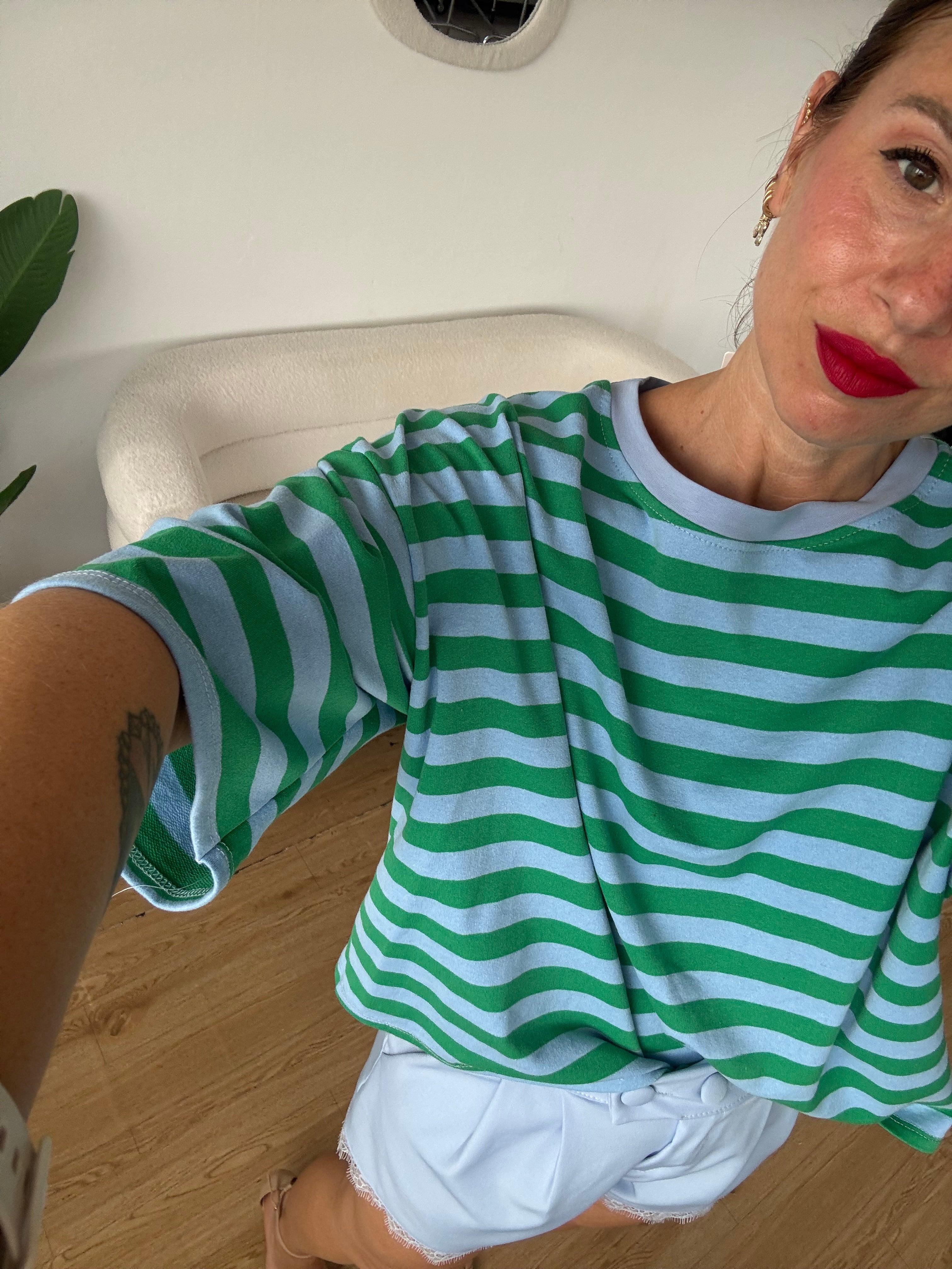 T-shirt a righe mezze maniche