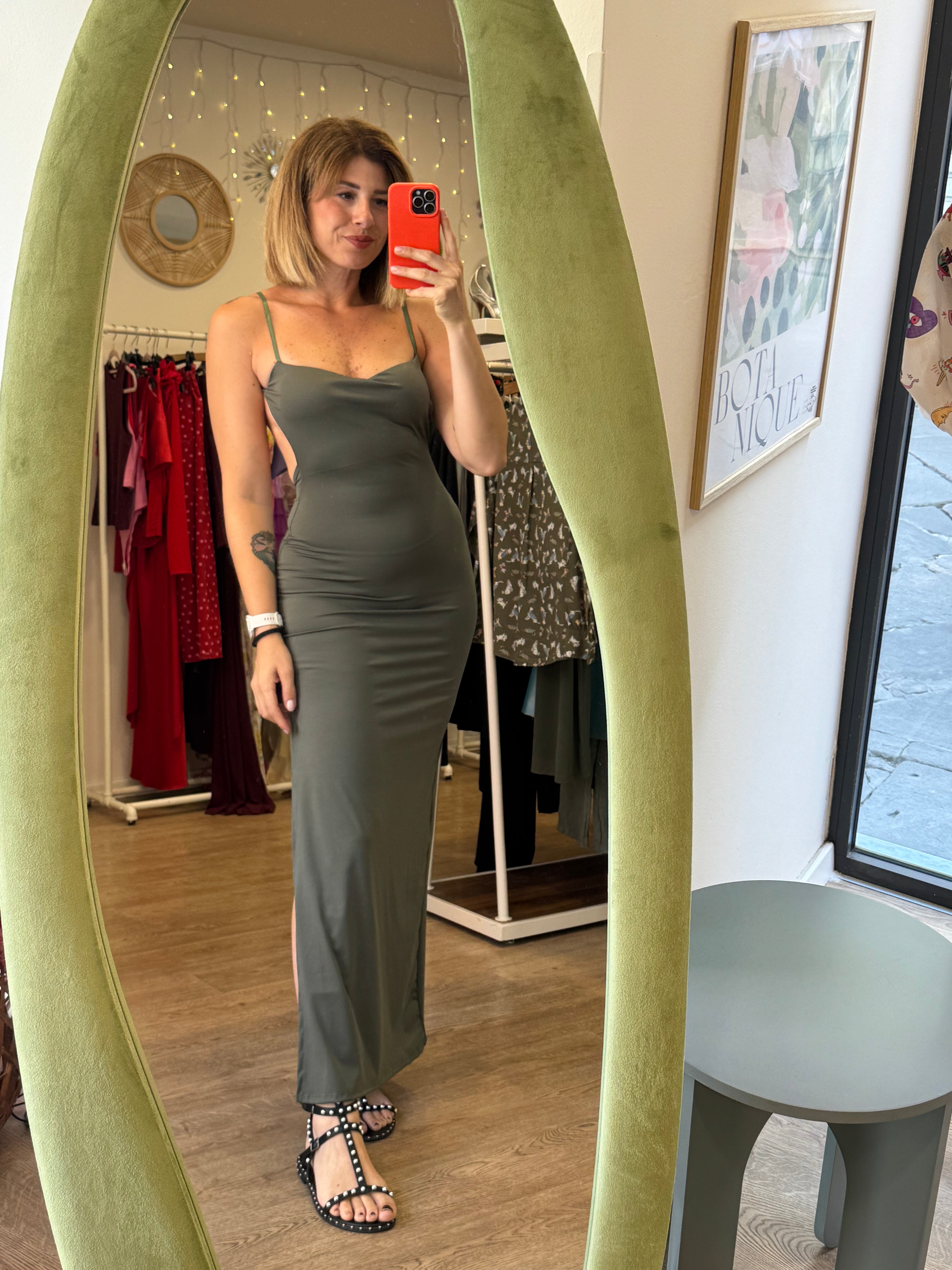 Abito Kim con bretelle scollato sul retro