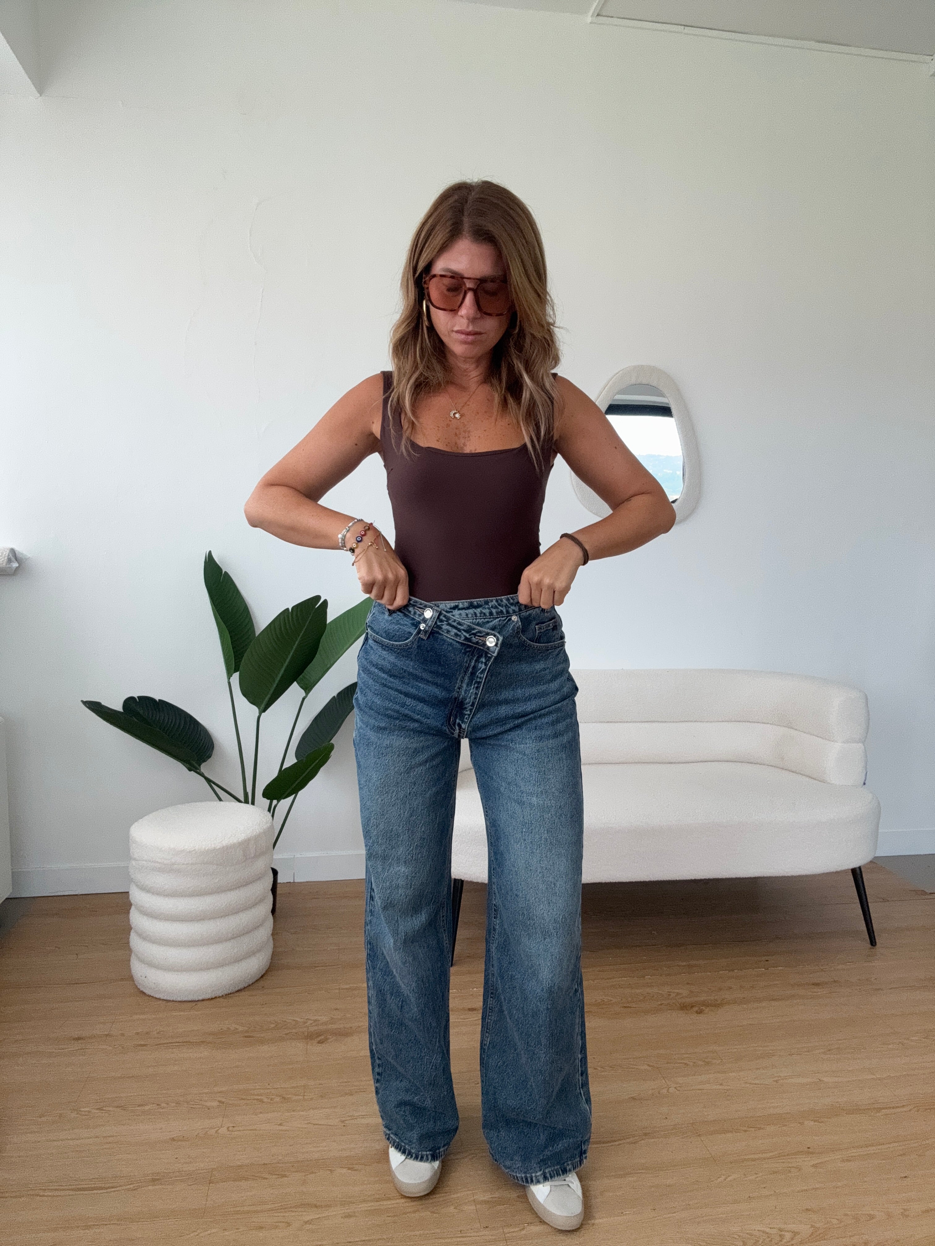 Jeans wide leg bottone asimmetrico blue