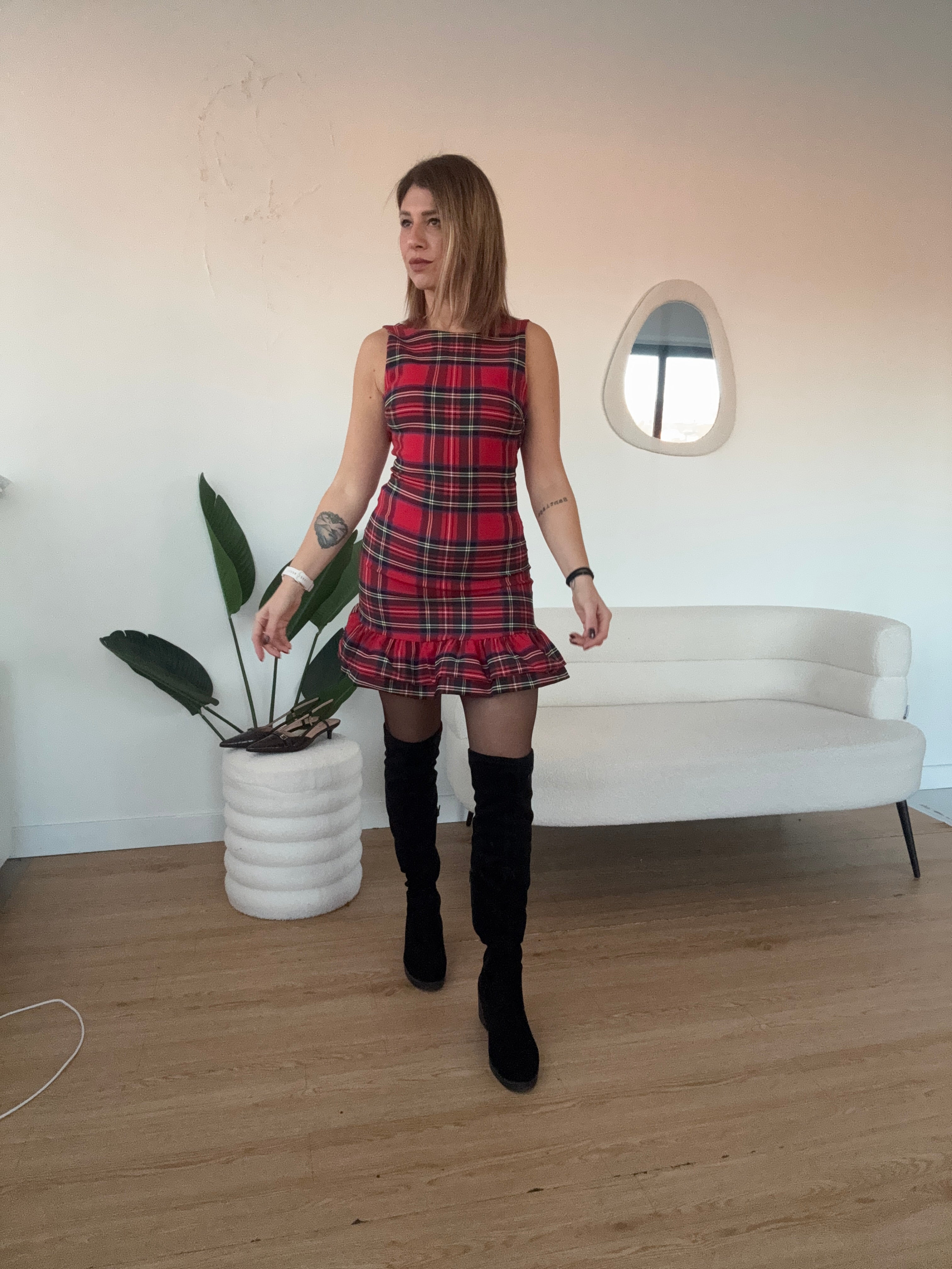 Abito tartan con balza smanicato