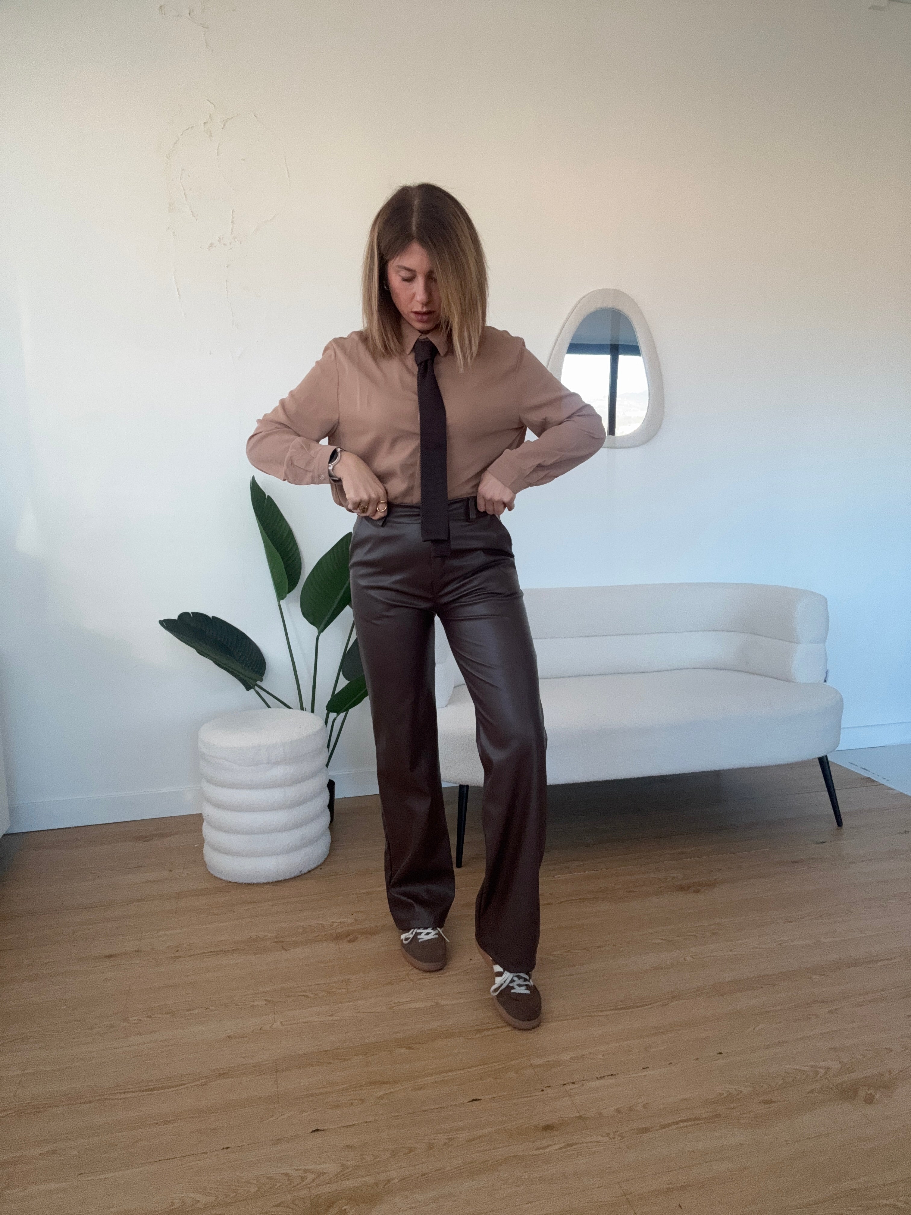 Pantaloni in ecopelle a palazzo