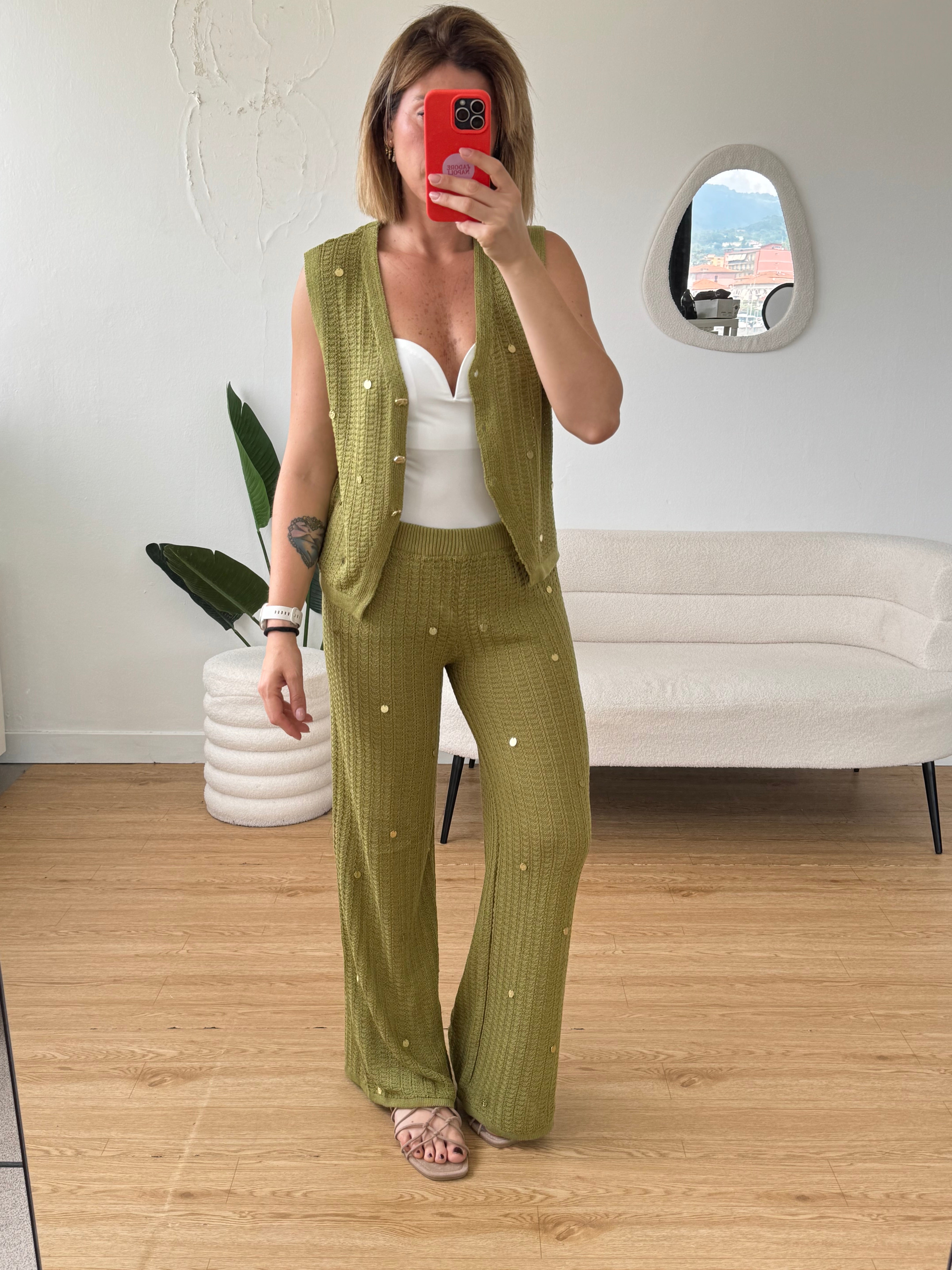 Completo di filo con gilet e pantaloni  con applicazioni dorate