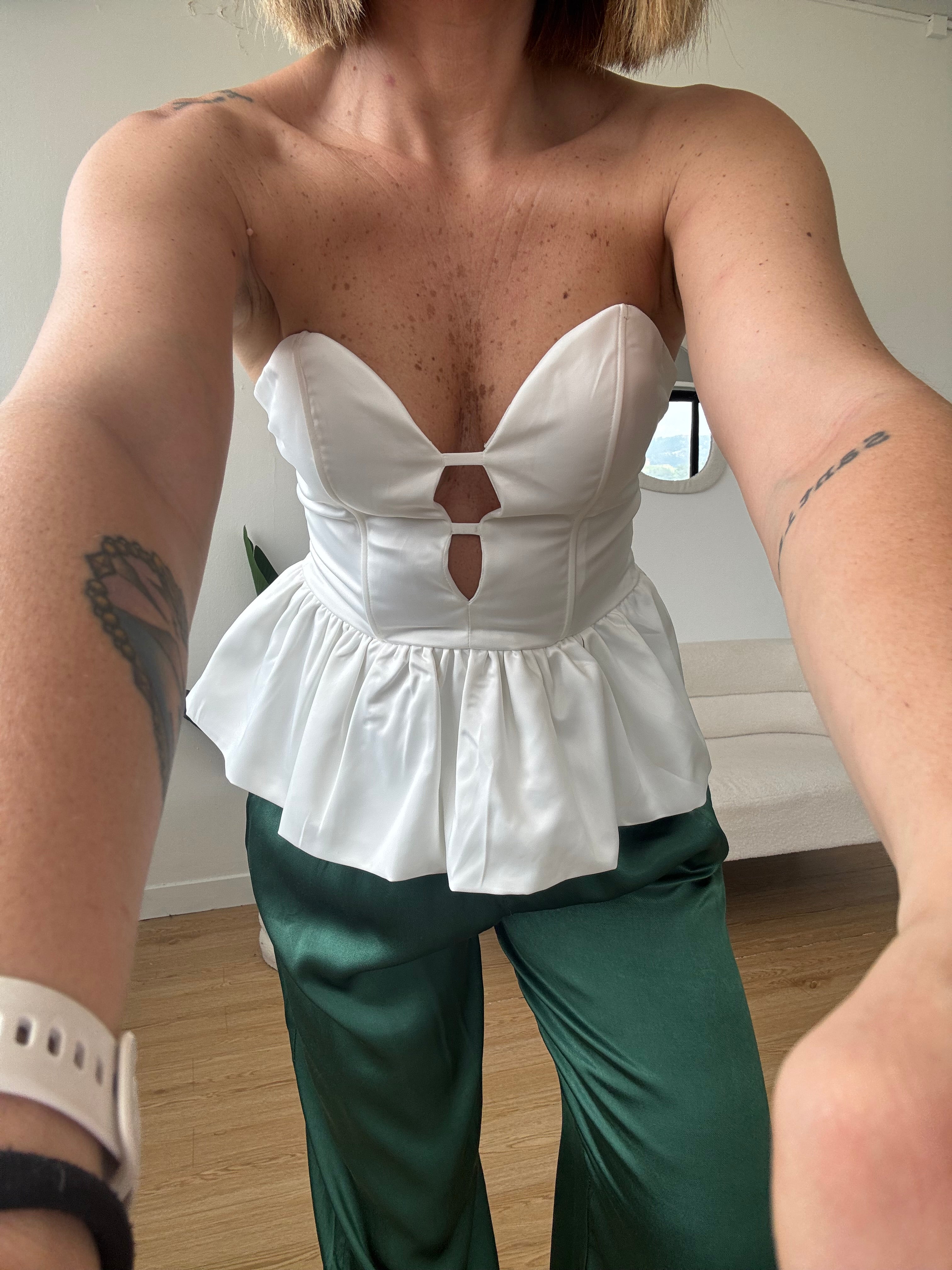 Top corpetto con balza effetto seta