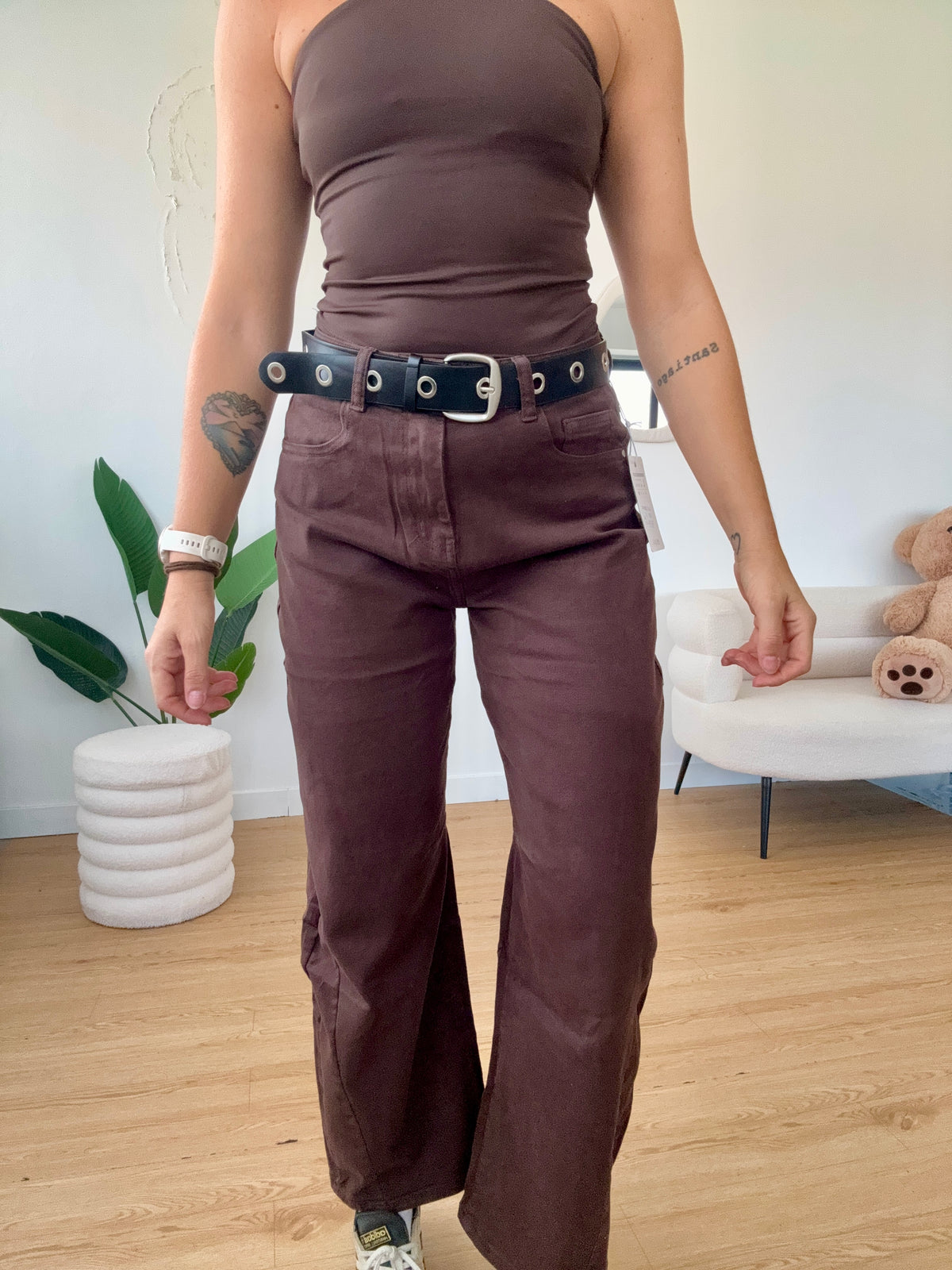 Jeans barrel marrone con cintura