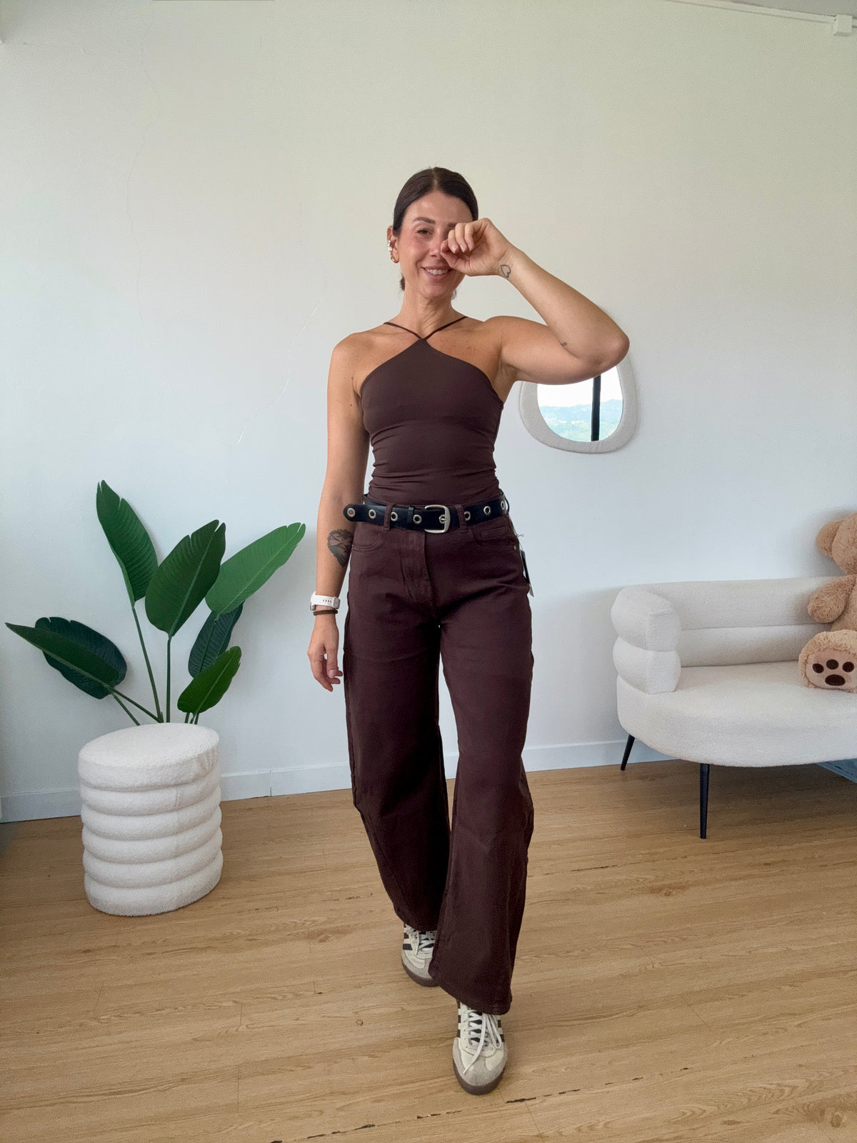 Jeans barrel marrone con cintura