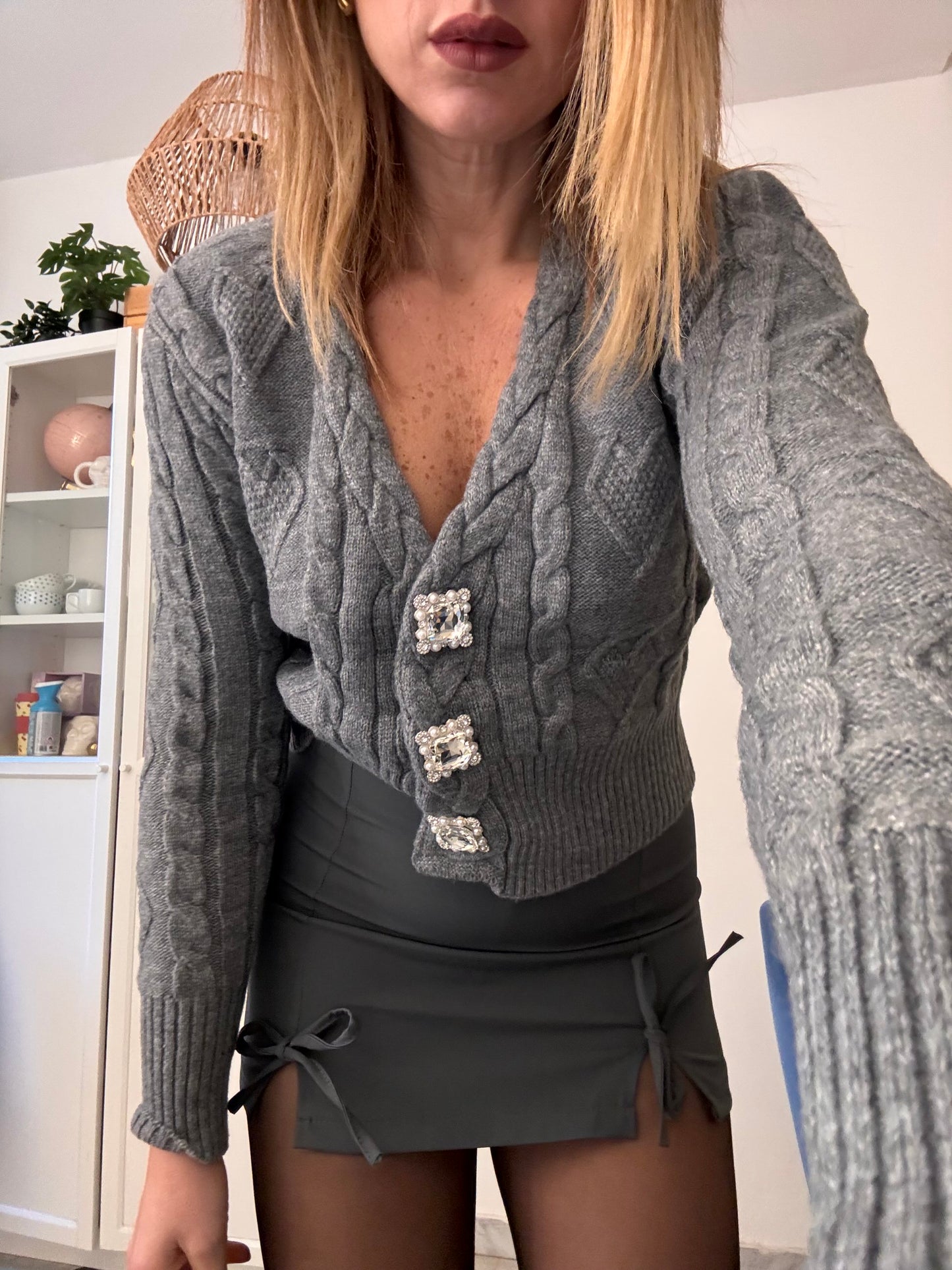 Cardigan con bottoni gioiello quadrati