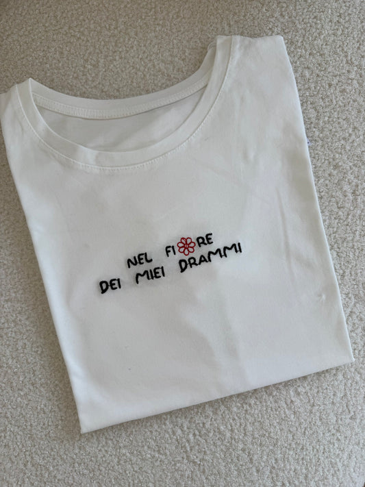 T-shirt nel fiore dei miei drammi