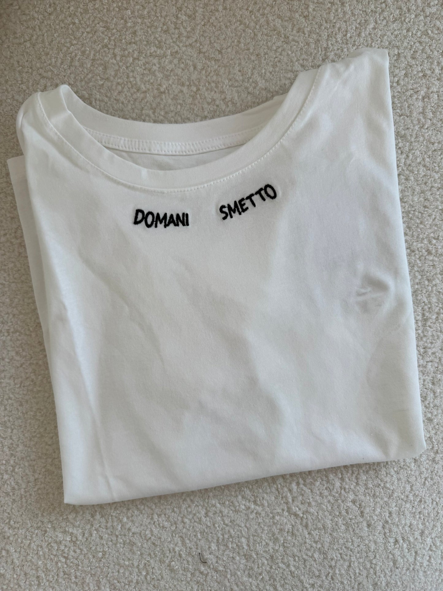 T-shirt scritta "domani smetto"