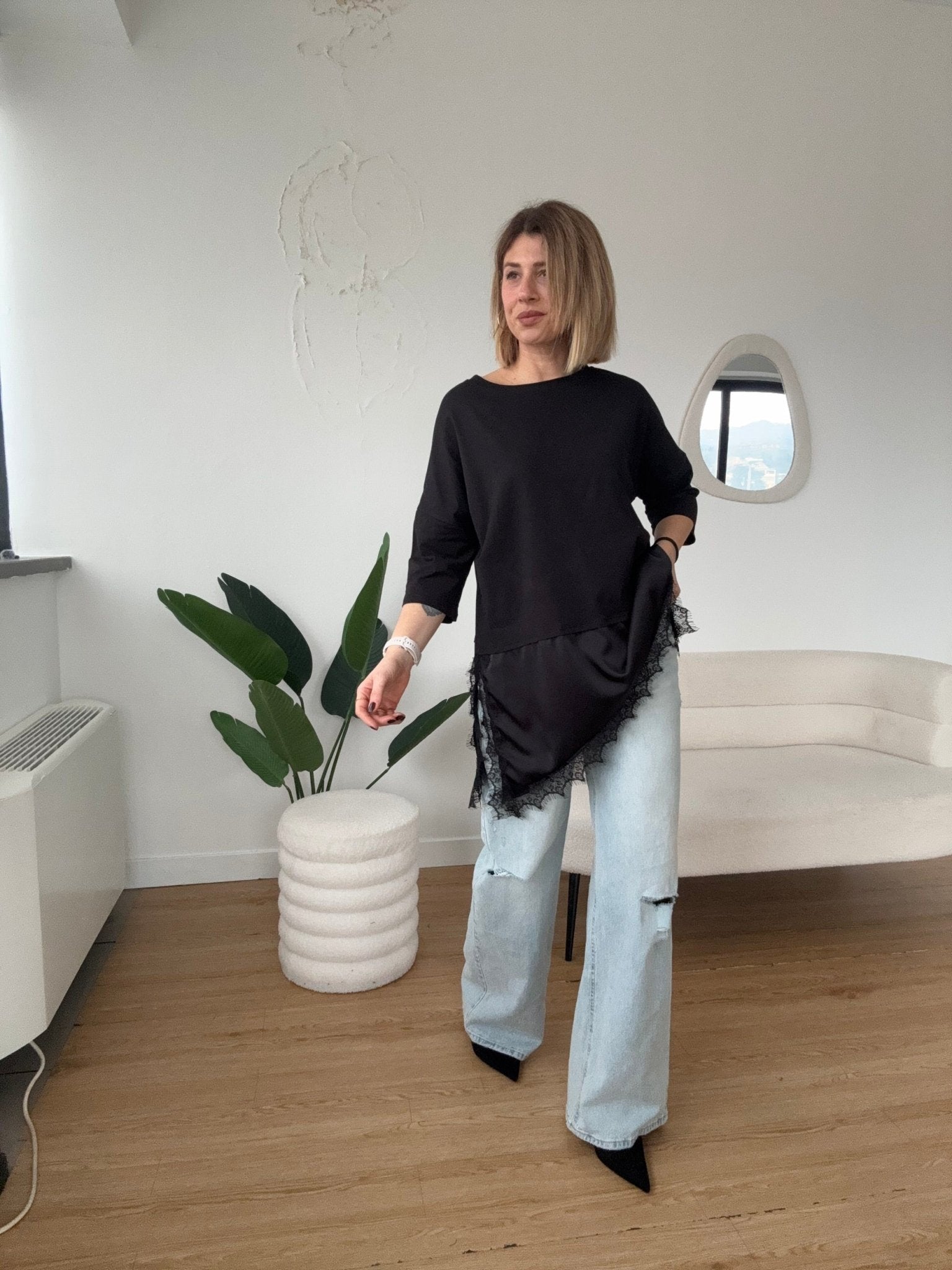 T-Shirt in cotone con balza effetto seta asimmetrica - G.Glamour