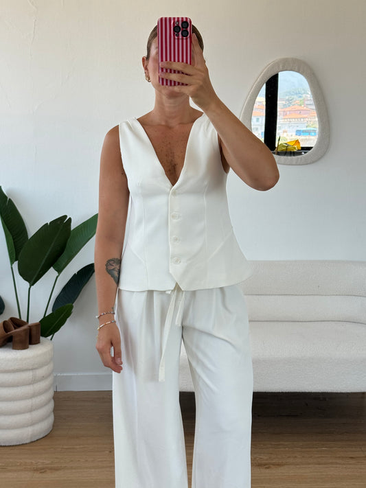 Gilet bianco scampanato by Lumina