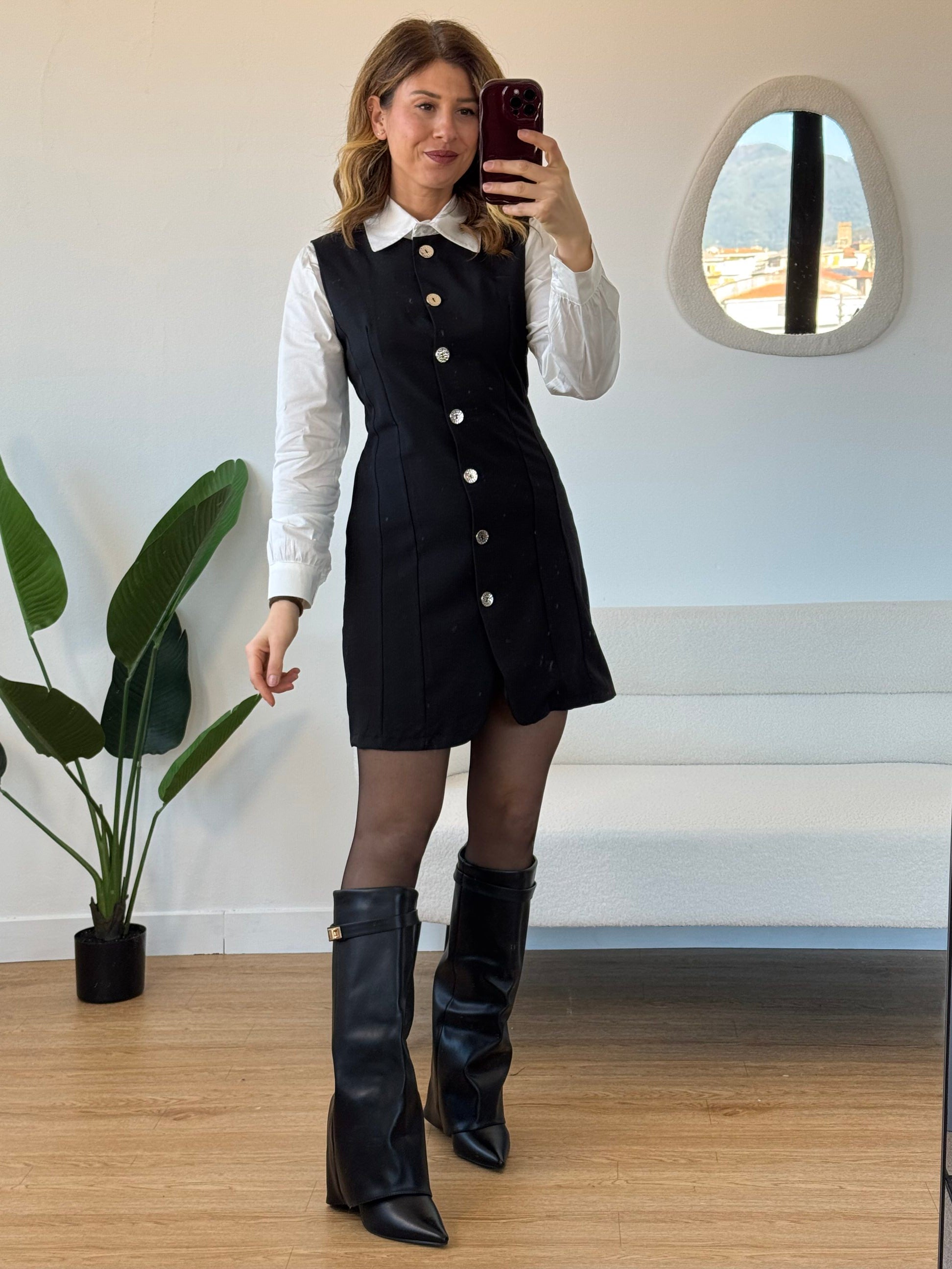 Abito camicia e gilet lungo bottoni oro
