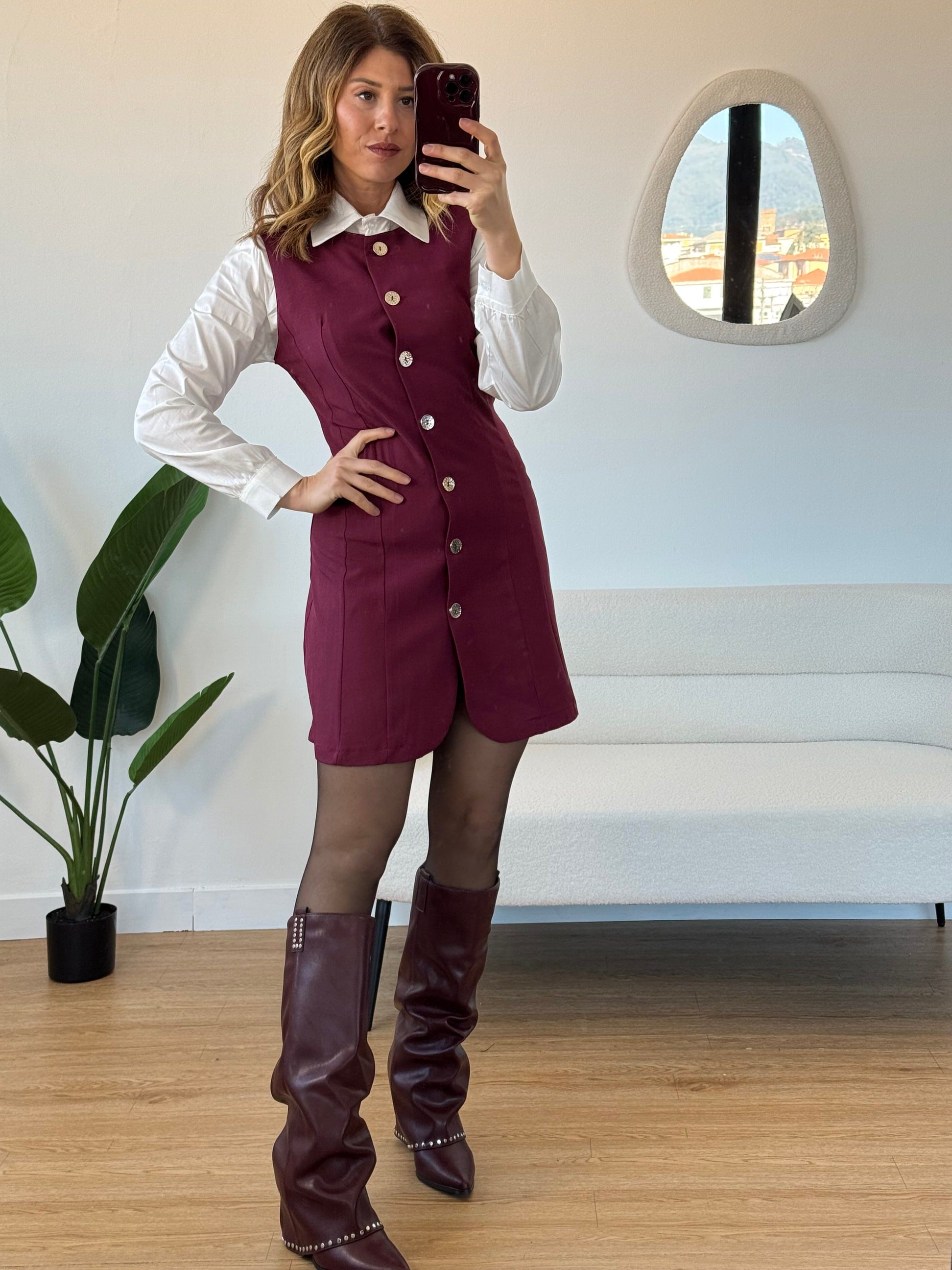 Abito camicia e gilet lungo bottoni oro