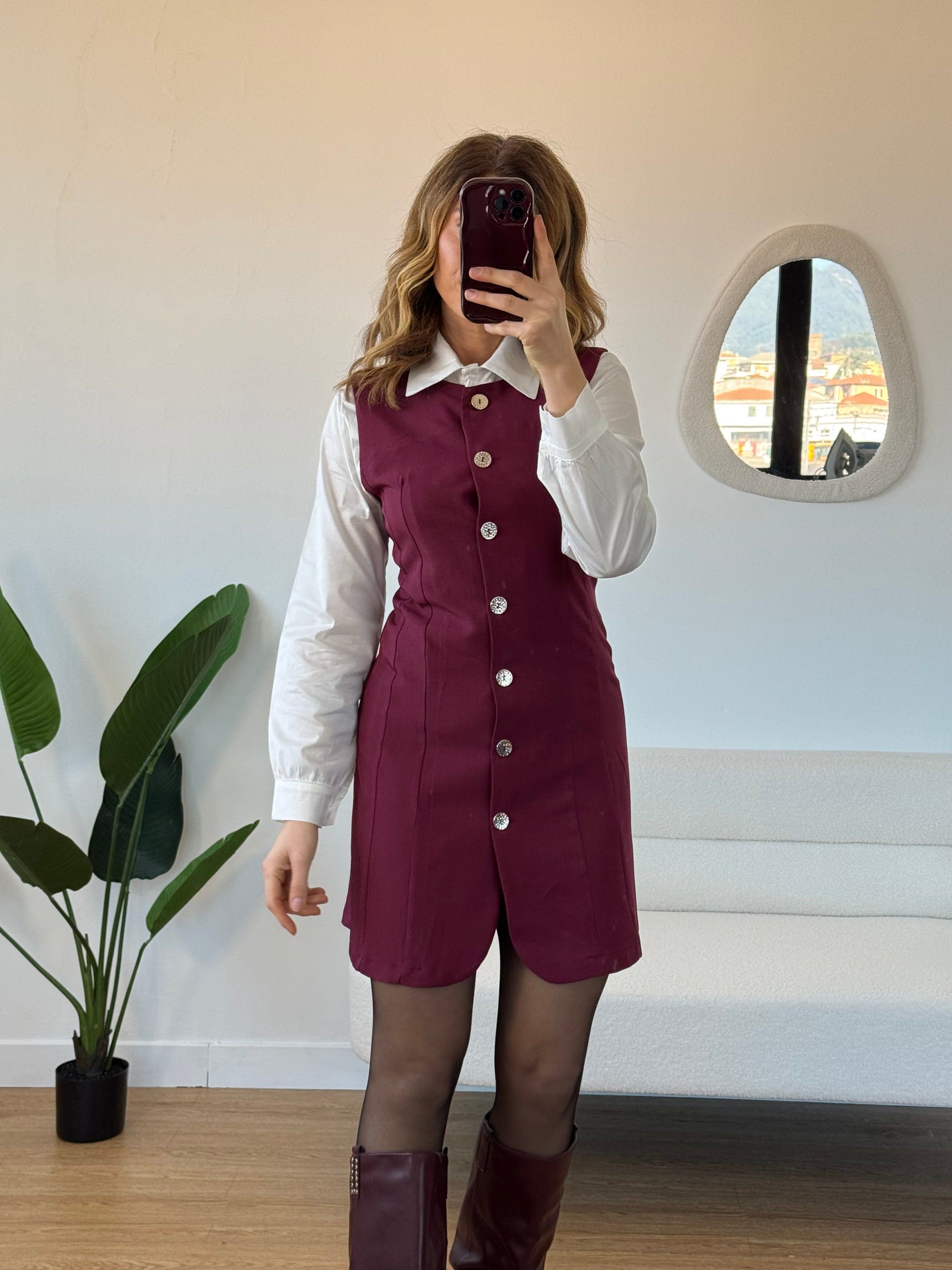 Abito camicia e gilet lungo bottoni oro