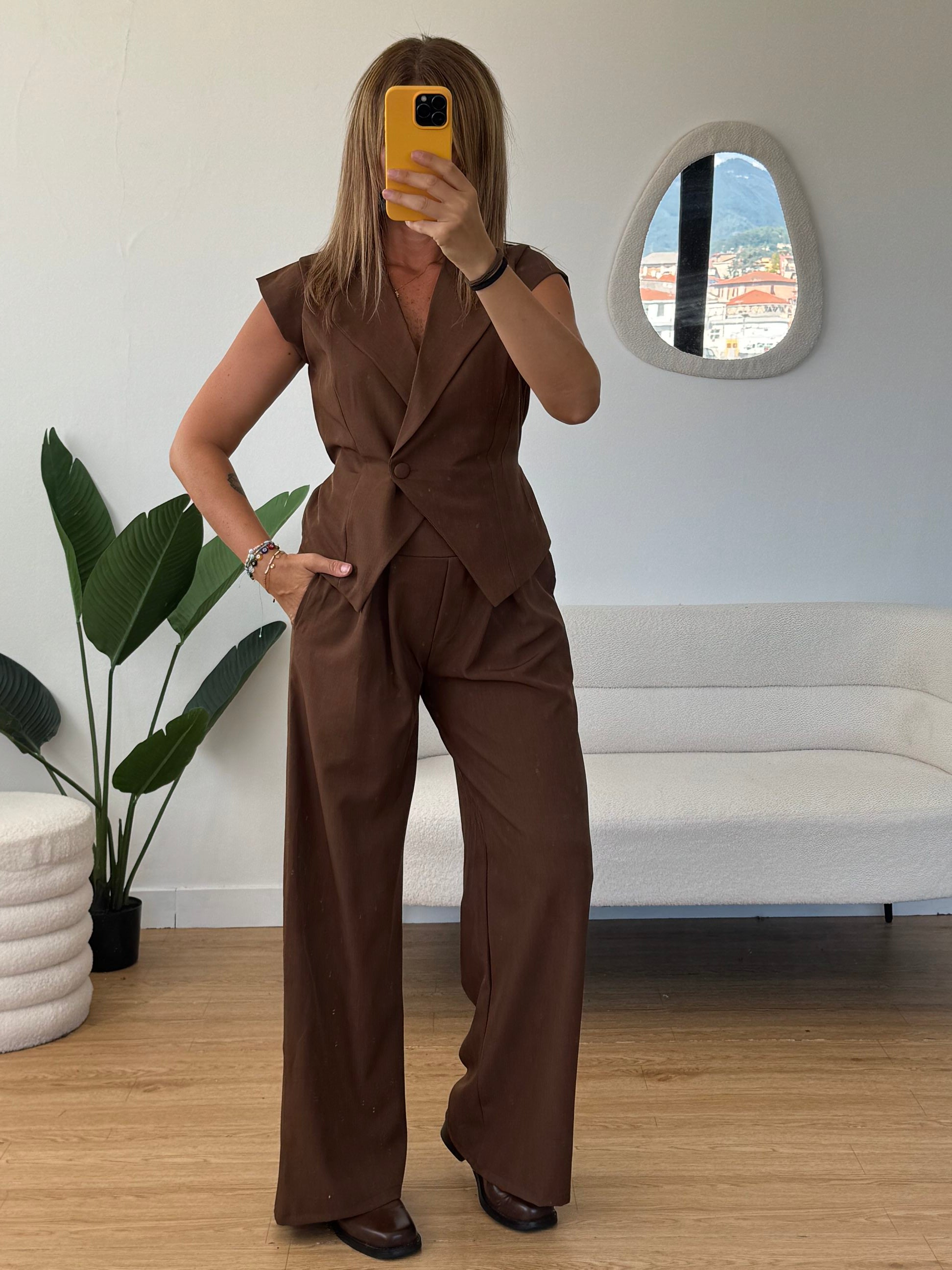 Completo con gilet chiusura asimmetrica