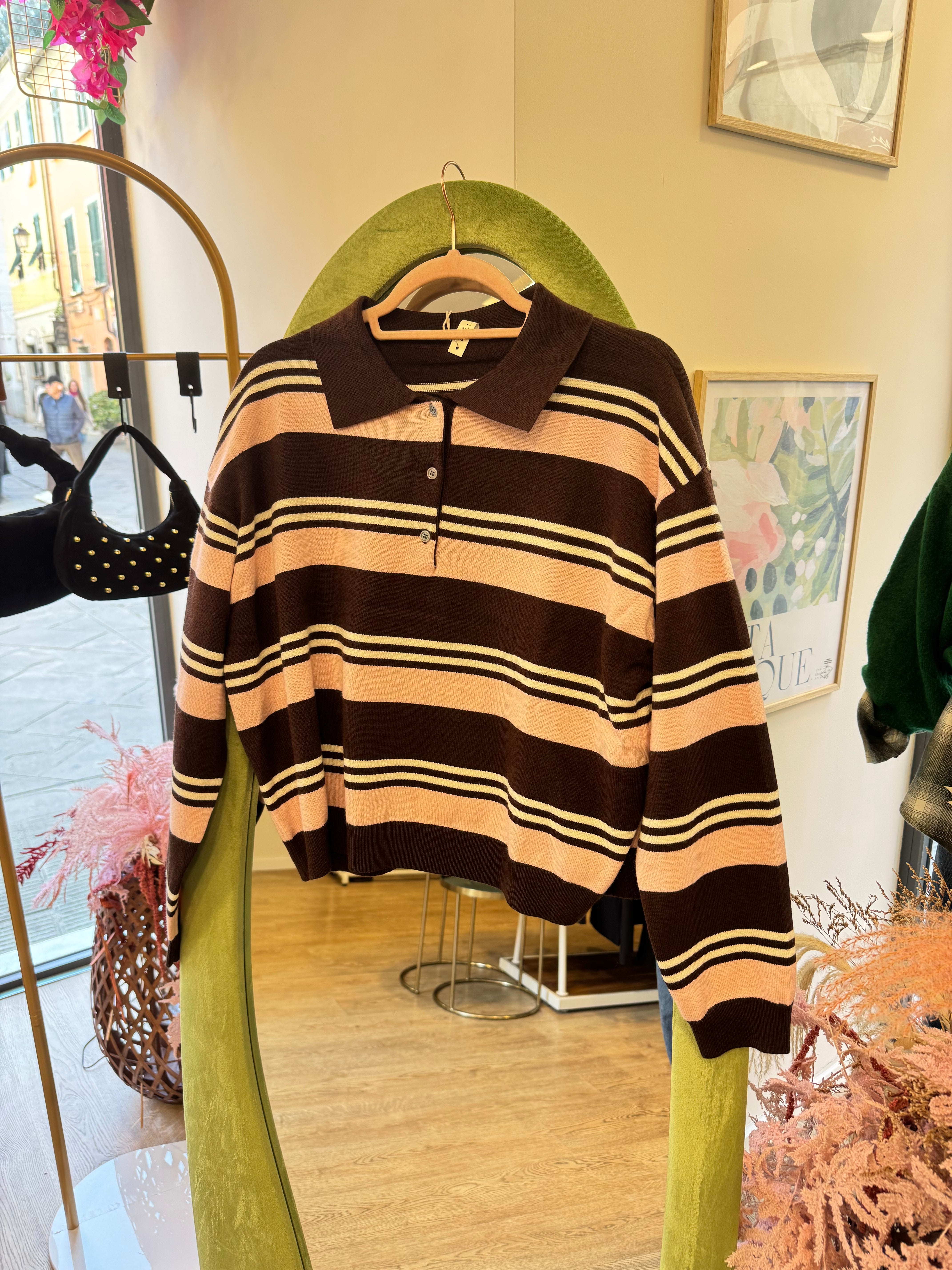 Maglioncino modello polo a righe marrone rosa