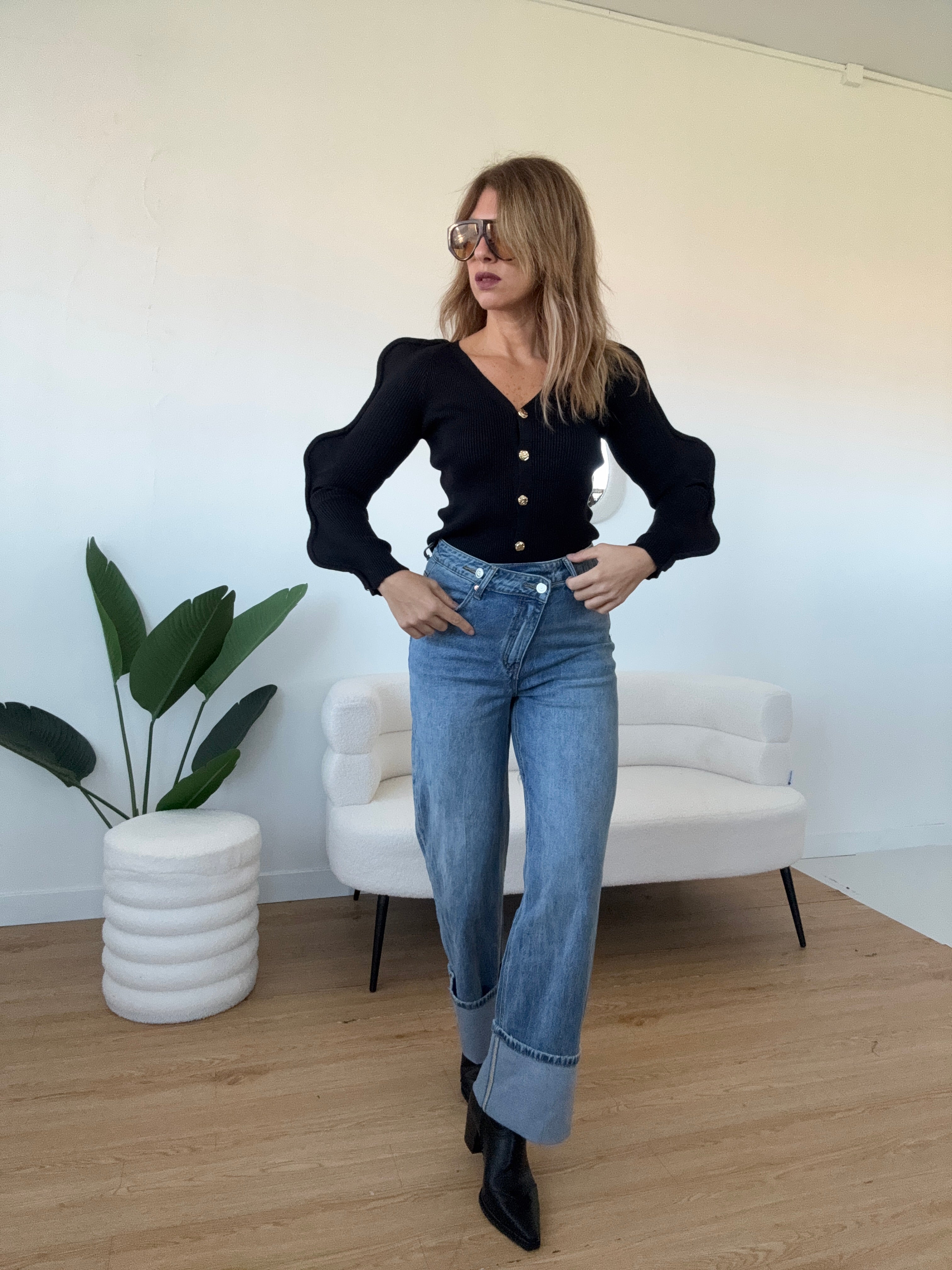 Cardigan dettaglio maniche e bottoni oro