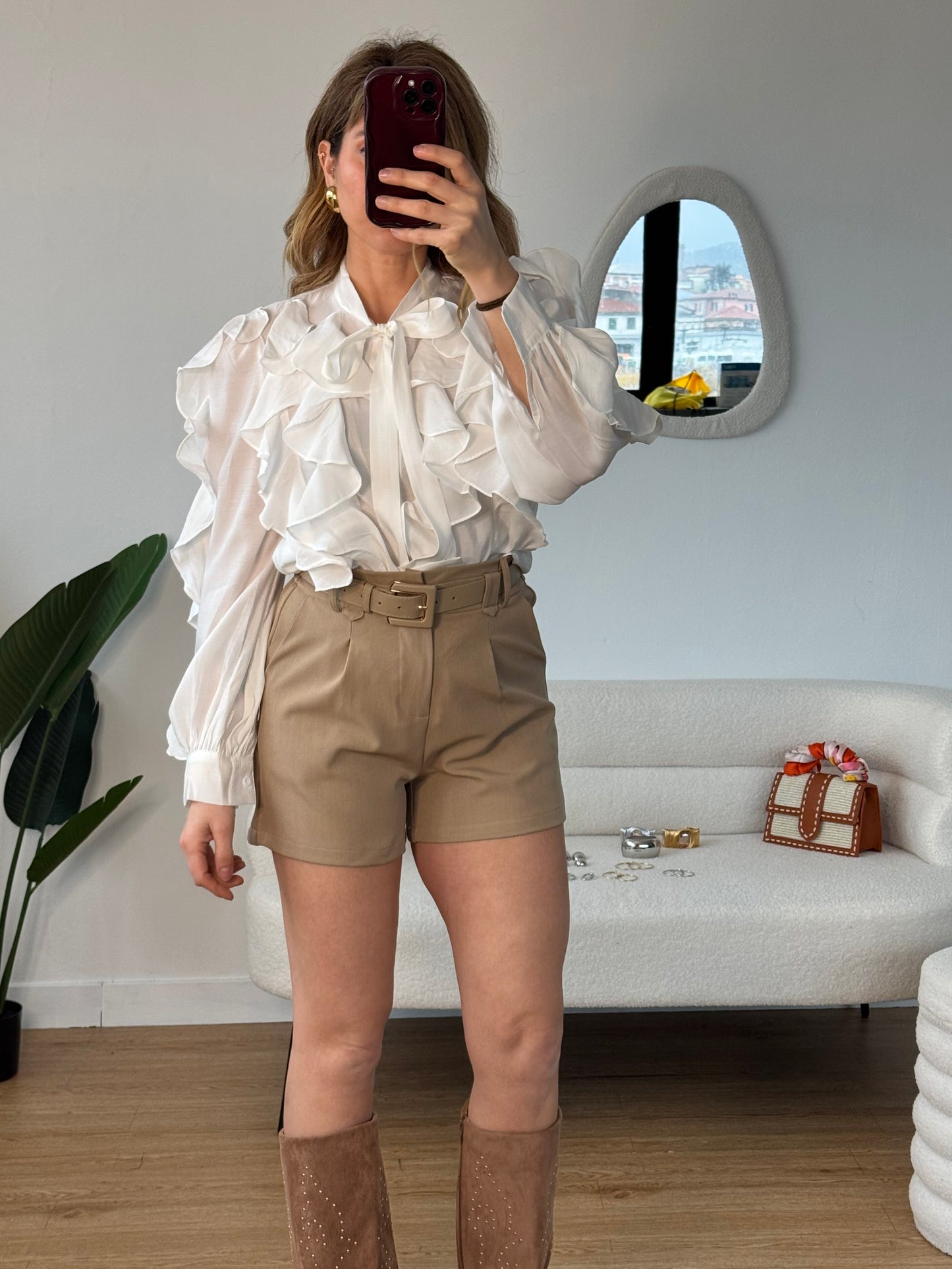 Shorts morbidi  con cintura