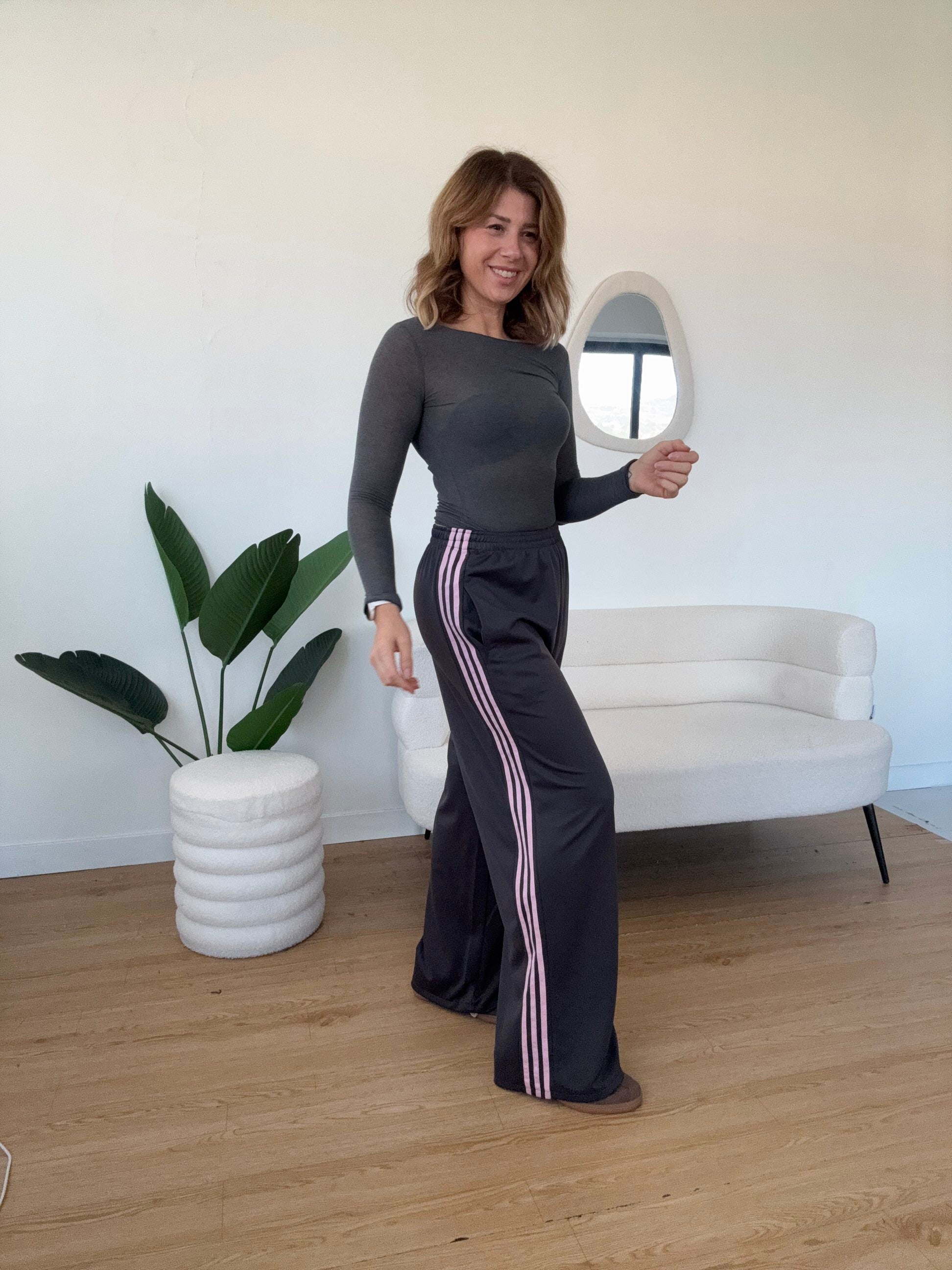 Pantaloni sportivi con righe laterali