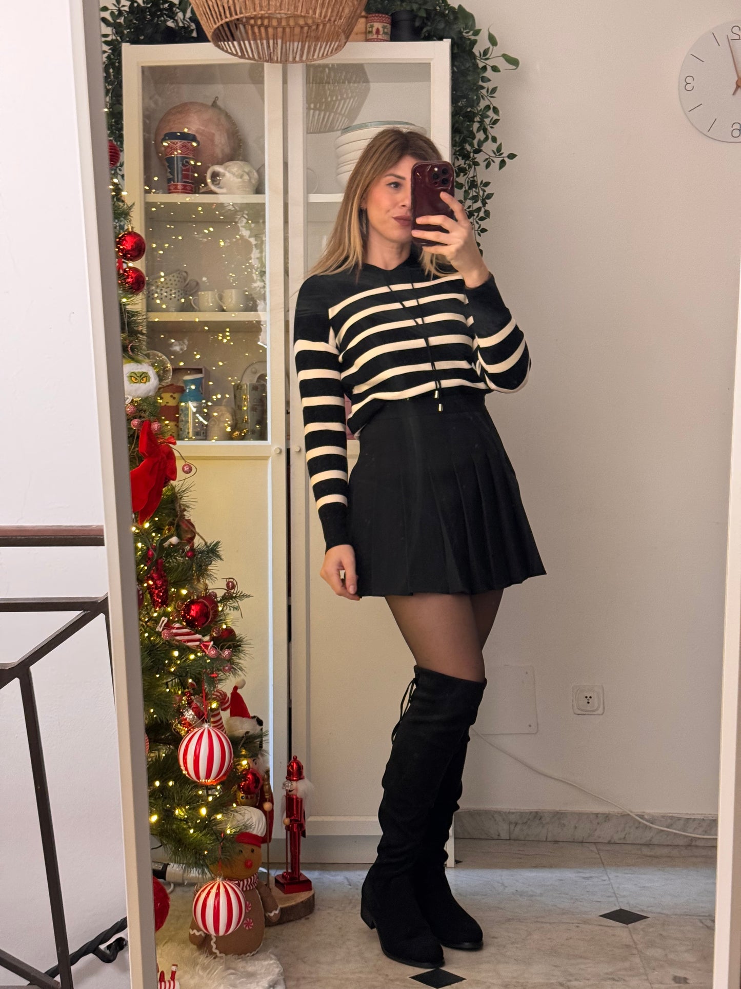 Maglione a righe con cappuccio