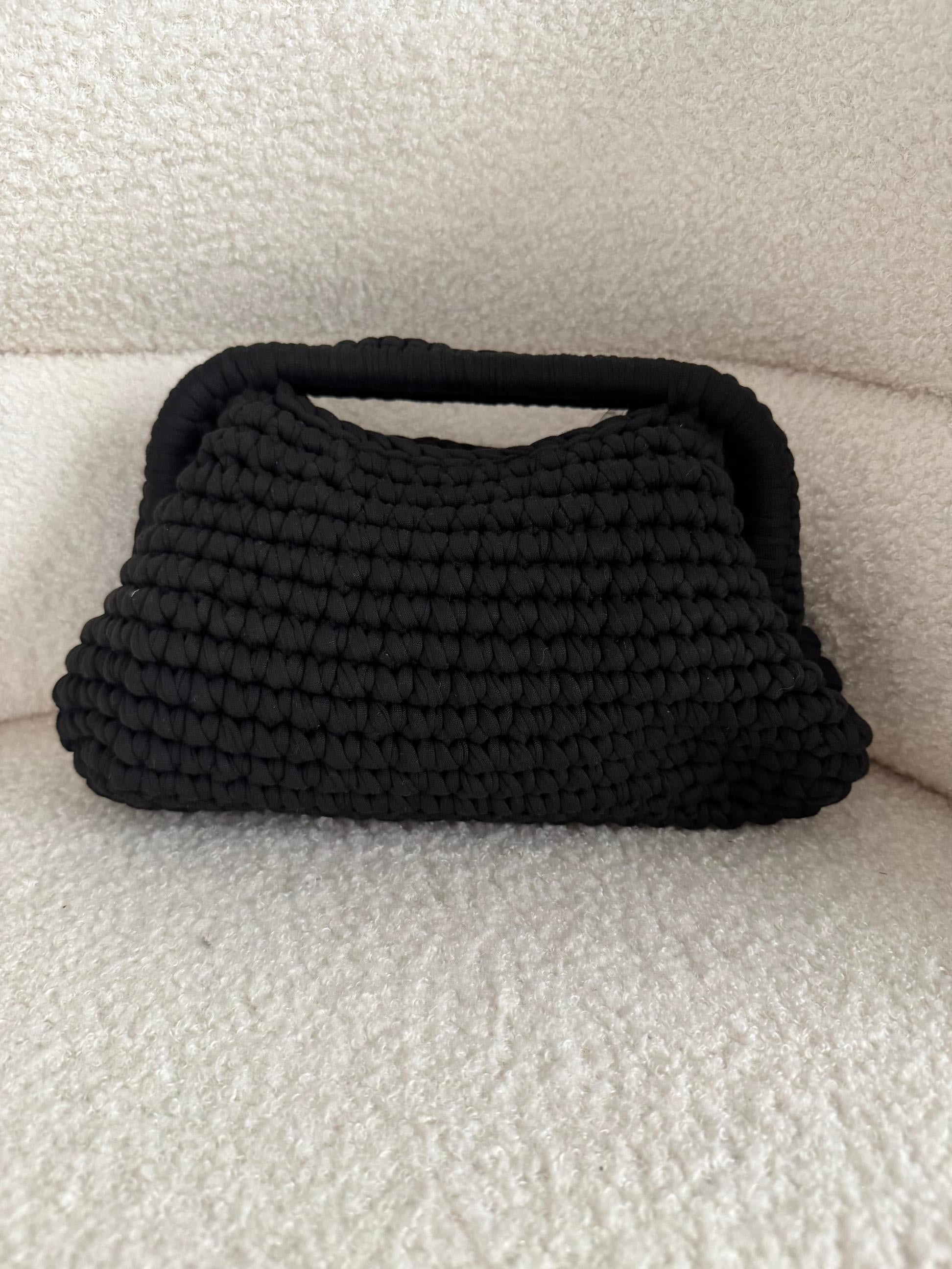 Clutch handmade filo con tracolla dorata